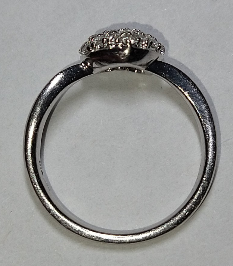 Solid 18k white gold (nickel-free) 0.24 ct natural diamond ring 2.96 gms sz 5