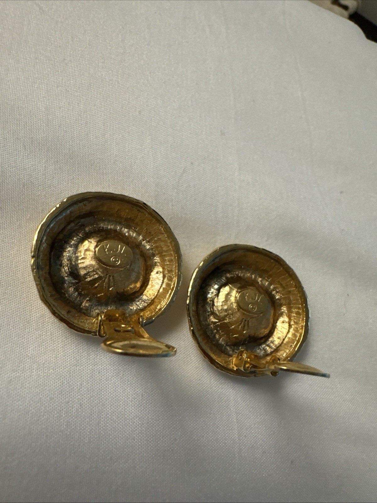 Vintage JKL Kenneth Jay Lane Gold Tone Clip On Earrings With Orange Enamel Pearl