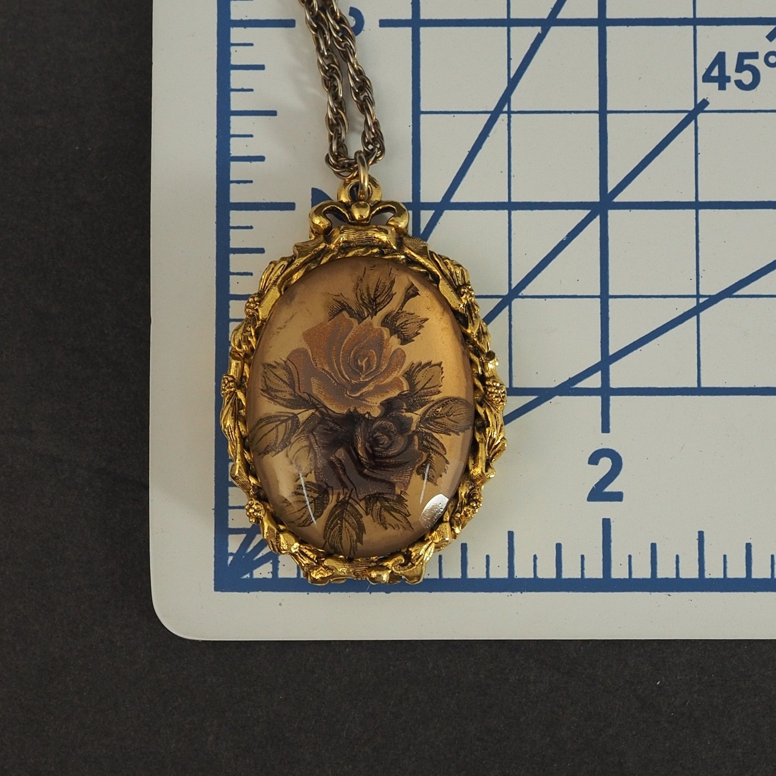 Vintage Max Factor Necklace Women Gold Tone Floral Solid Perfume Locket Compact