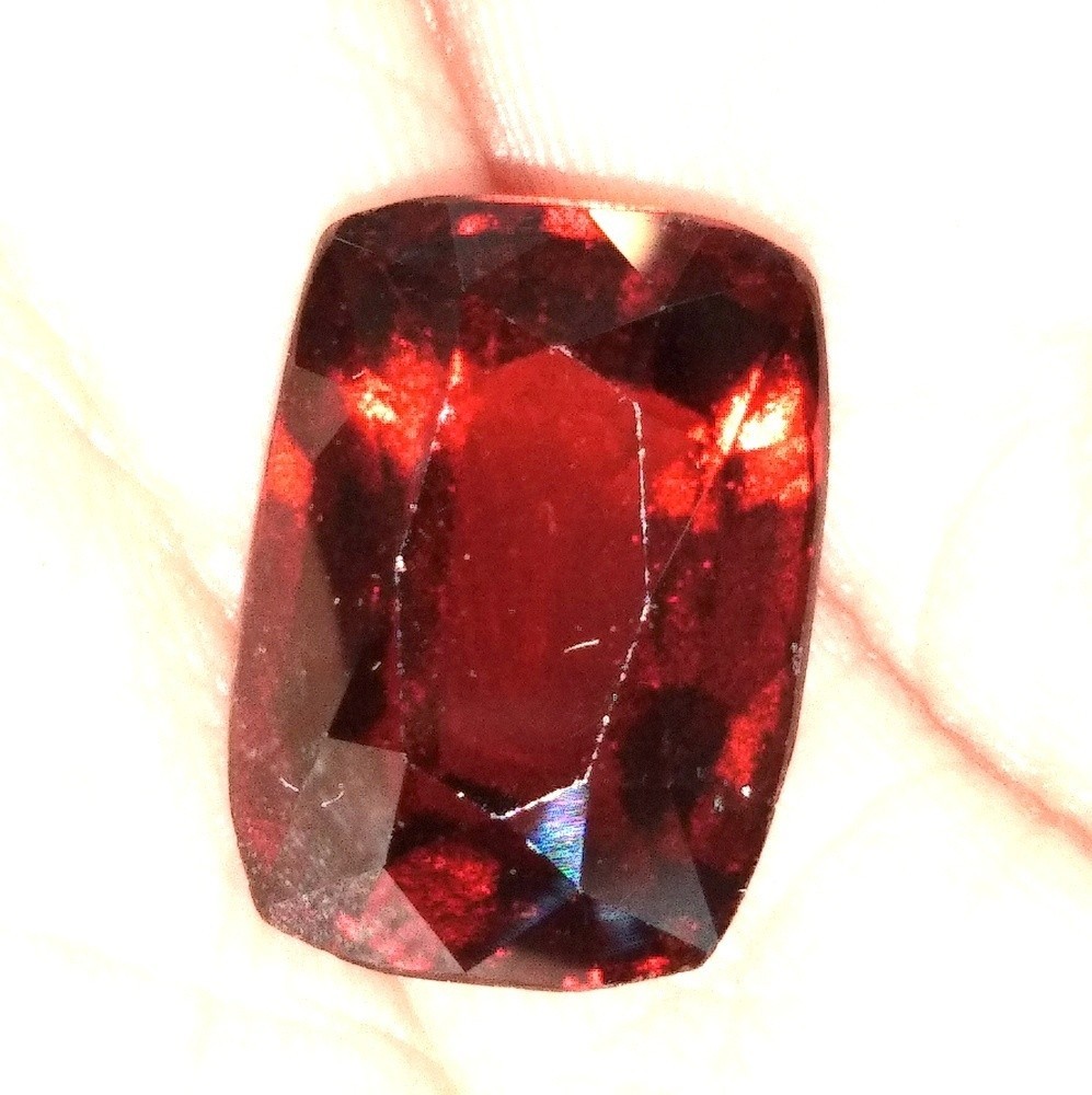 Gomed – Hessonite – 7.71 Carats – Ceylonese – Unheated – IGL Certified