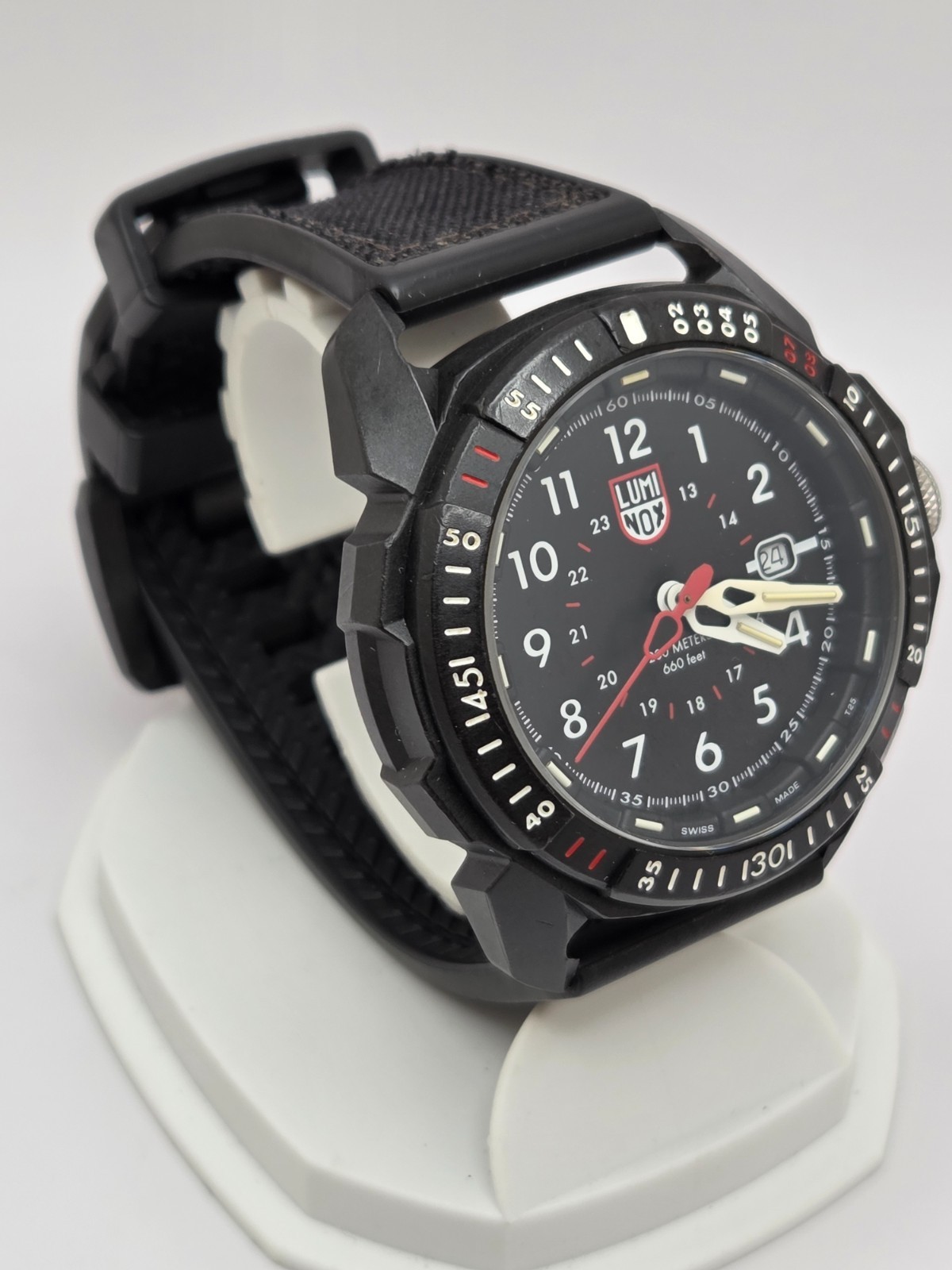Luminox ICE-SAR Arctic Search & Rescue, Carbonox, Sapphire Crystal, XL.1001.ICE