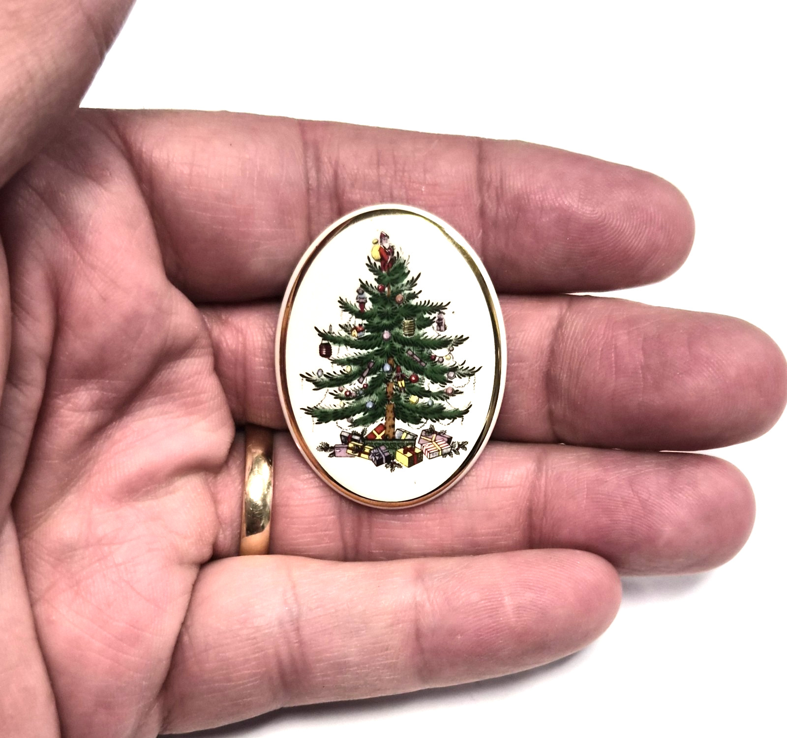 Vintage 90’s Signed Spode Christmas Tree Oval Porcelain Pin / Brooch