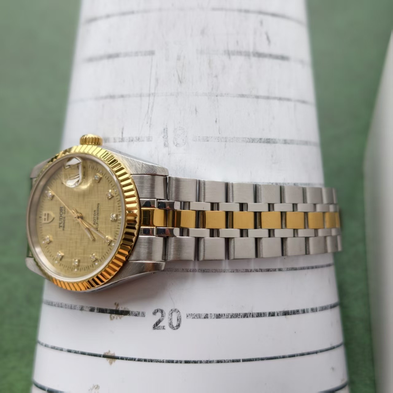Tudor 10 Graph scale Champagne Dial Prince Date 74033 Men’s Watch Automatic 34mm
