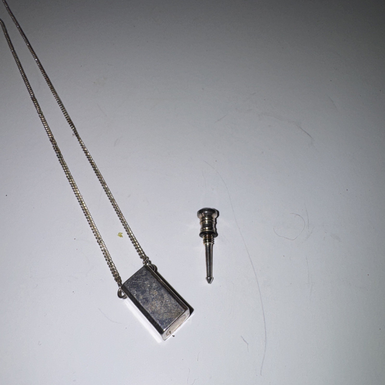 Vintage silver tone rectangular perfume pendant box chain necklace metal fashion
