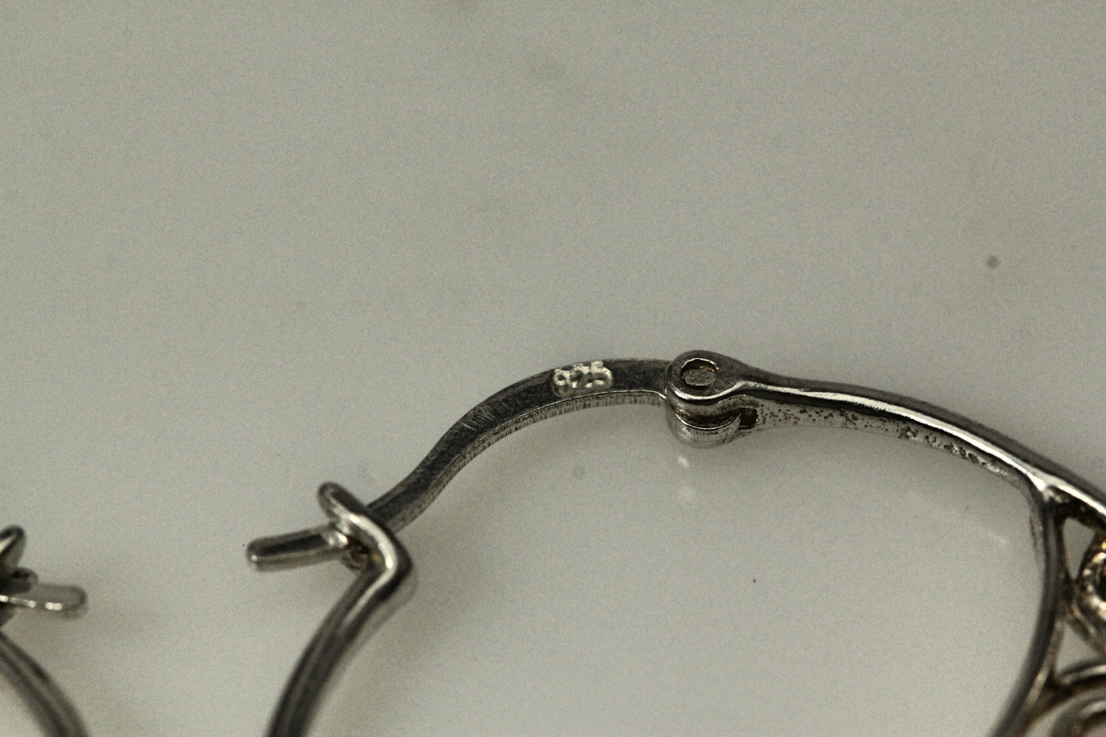 925 Sterling Silver Ornate Design Hoop Earrings 3.2 Grams (EAR4862)
