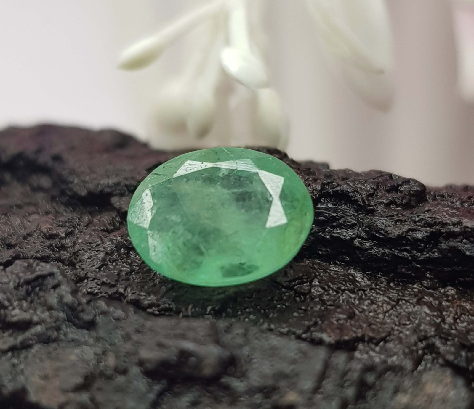 2.21 carat Natural Emerald Zambian oval Cut Untreated loose Gemstone