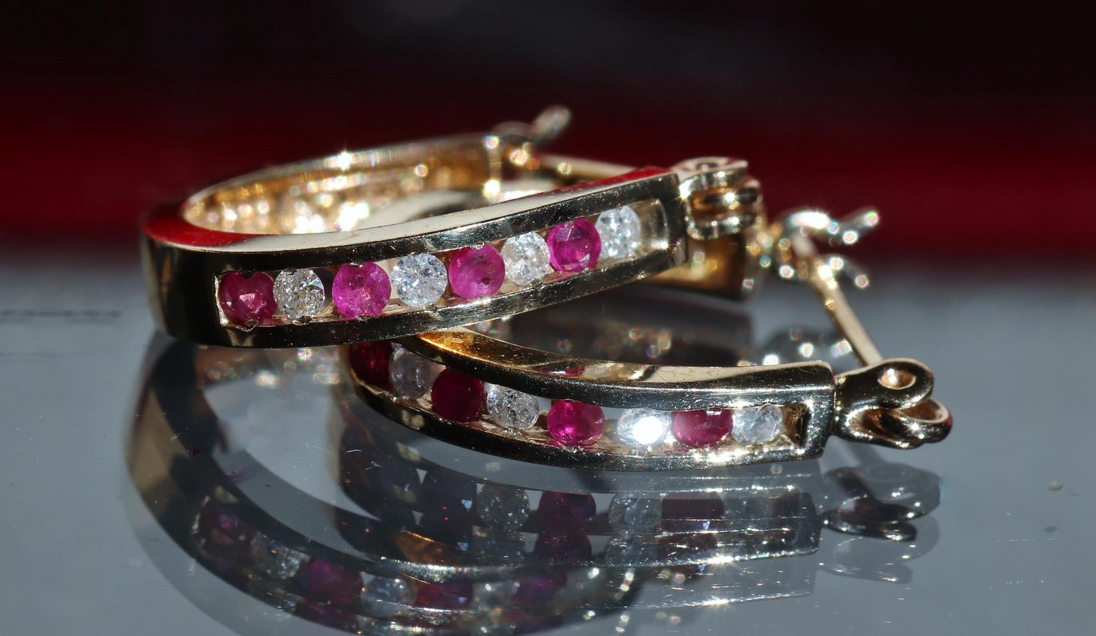 10k yellow gold earrings 0.27ct natural, treated ruby diamond hoop 2.20gr N3634