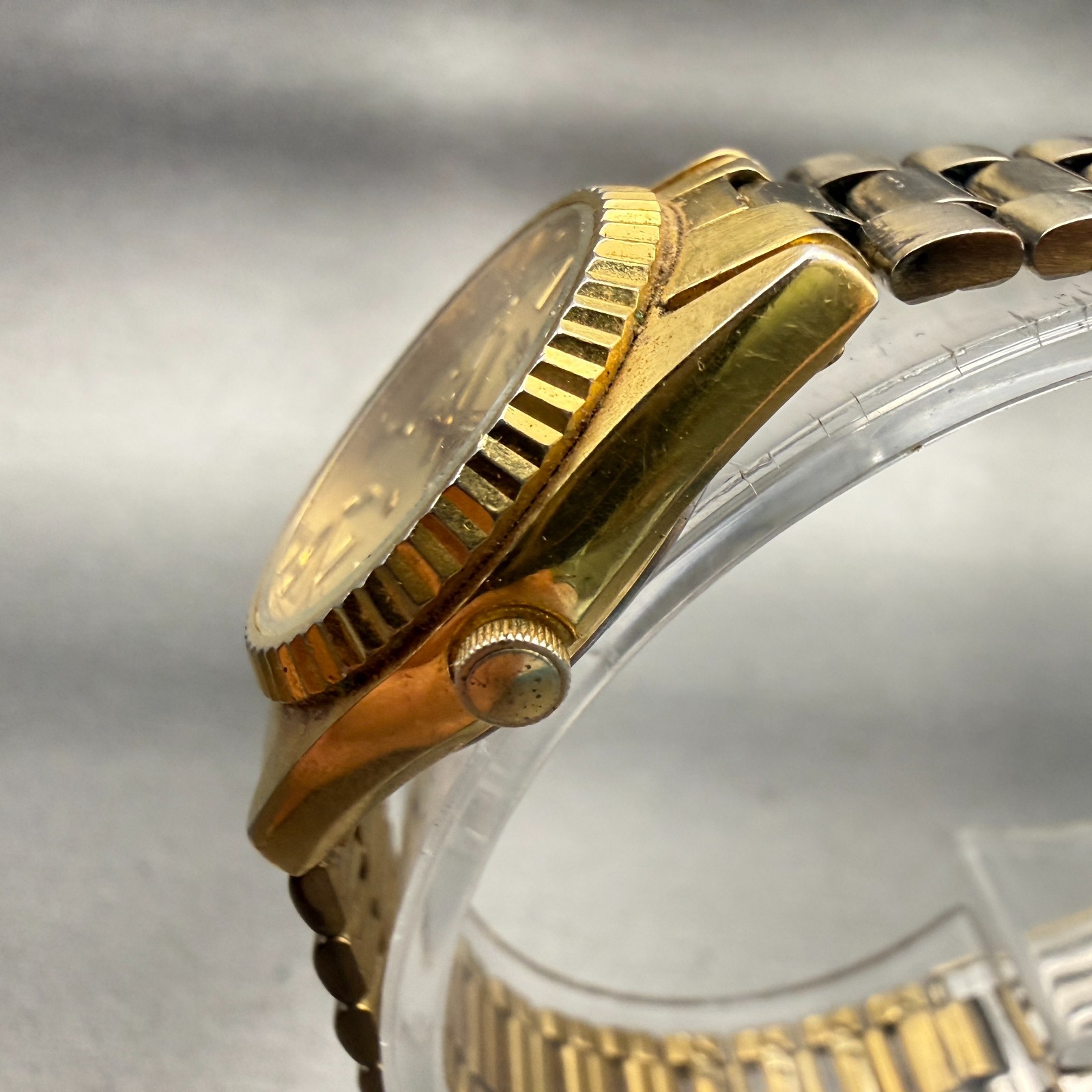 Seiko SQ Watch Women 24mm Gold Dial Gold Tone Daydate Round 3E23-0A69 New Batt