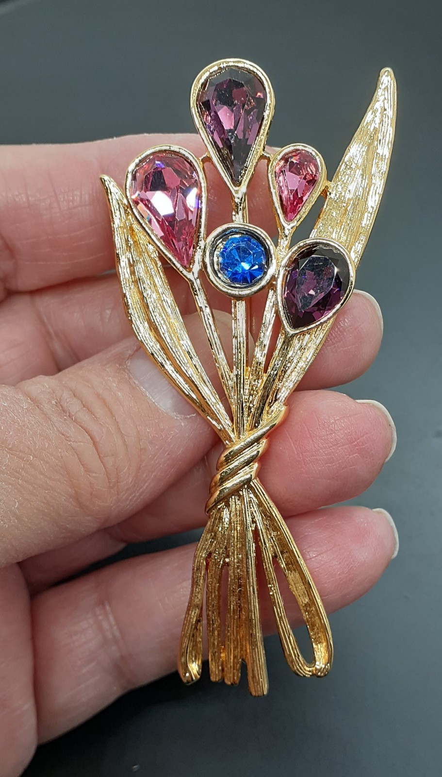 MONET Signed Flower Bouquet 2.75″ Elongated Gold Tone Brooch Pin – Rhinestones