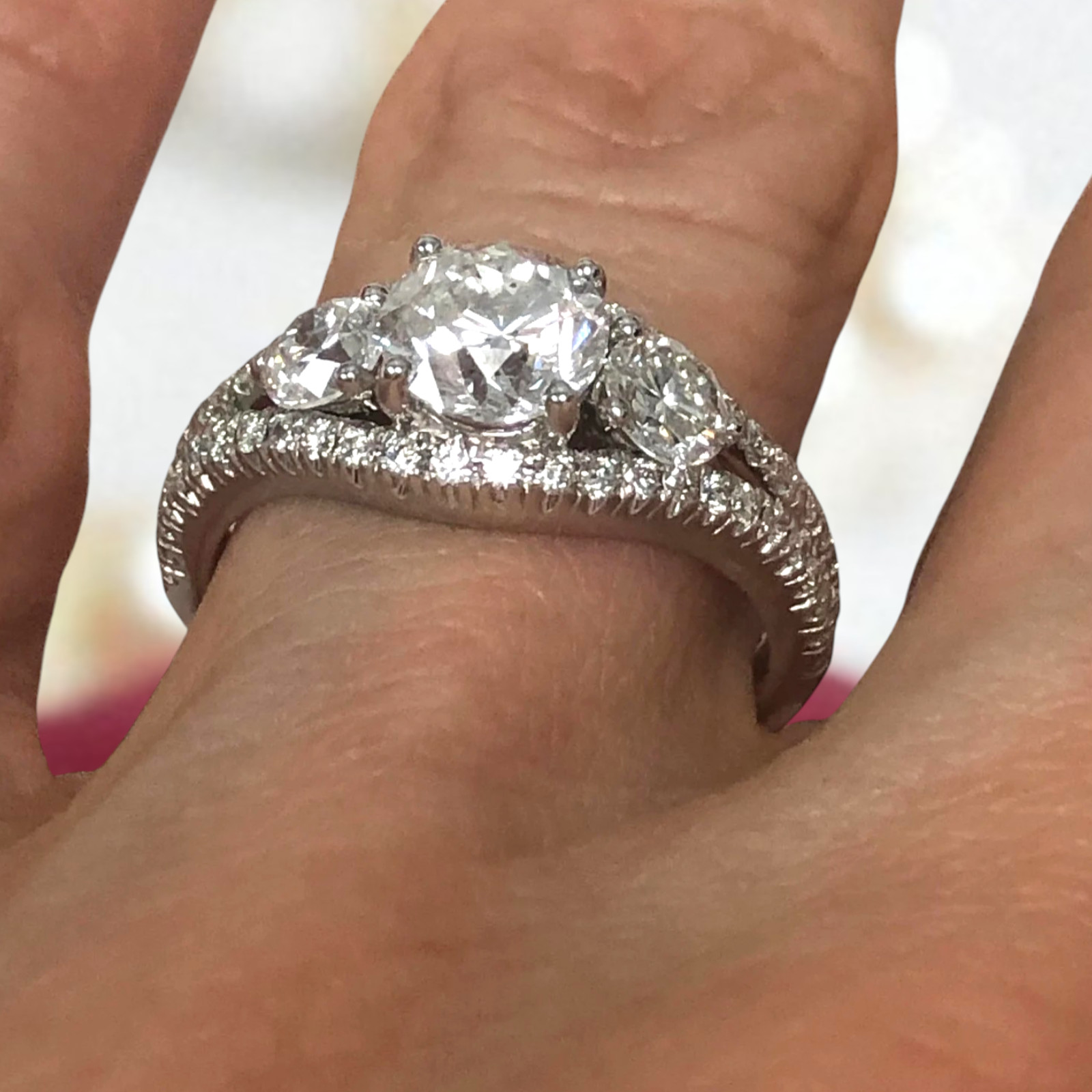950 Platinum IGI Certified Lab Created Diamond Engagement Ring 3.25 Ct Round Cut