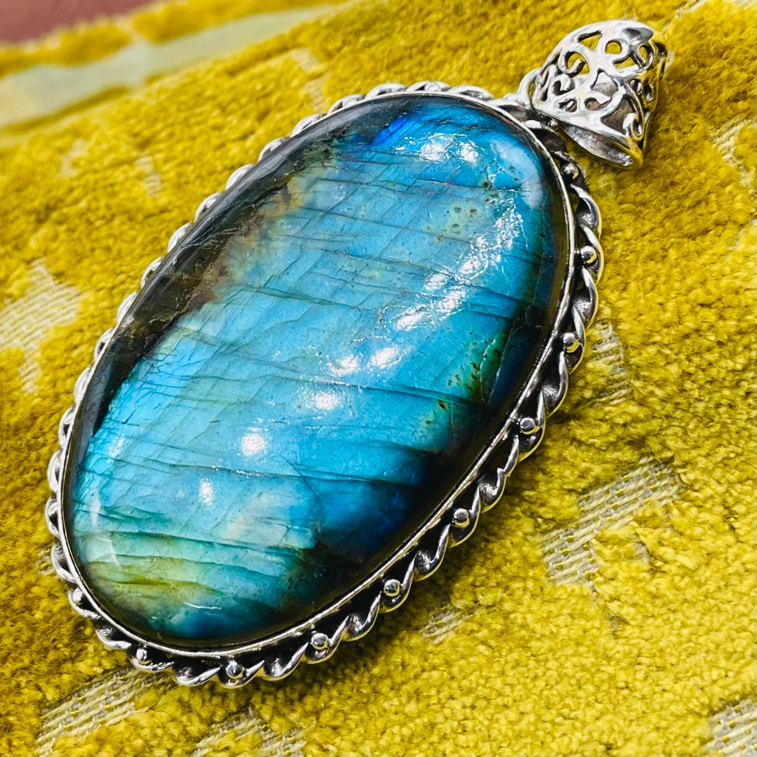 Natural Blue Flash Labradorite Pendant 925 Sterling Silver Oval Boho Statement