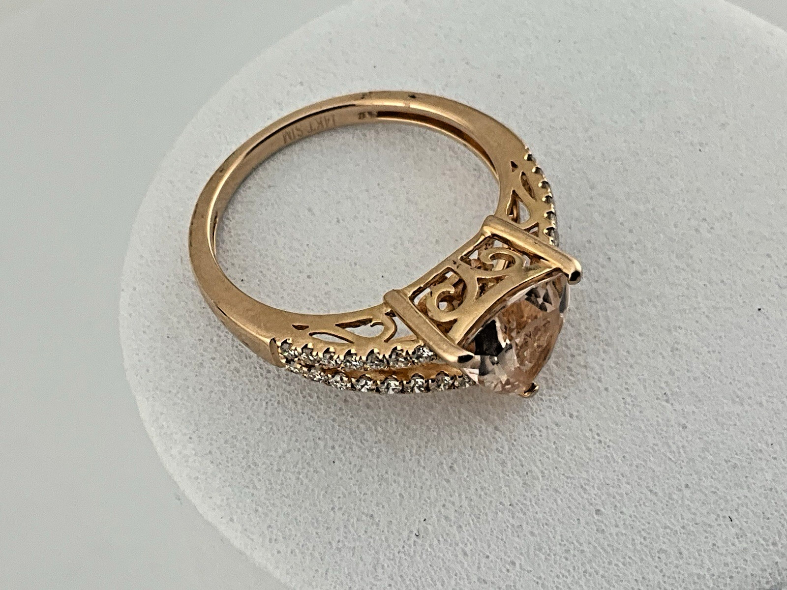 14k Rose Gold 1.0cttw Trillion Morganite, .30cttw Nat Diamond Ladies Ring SZ 7