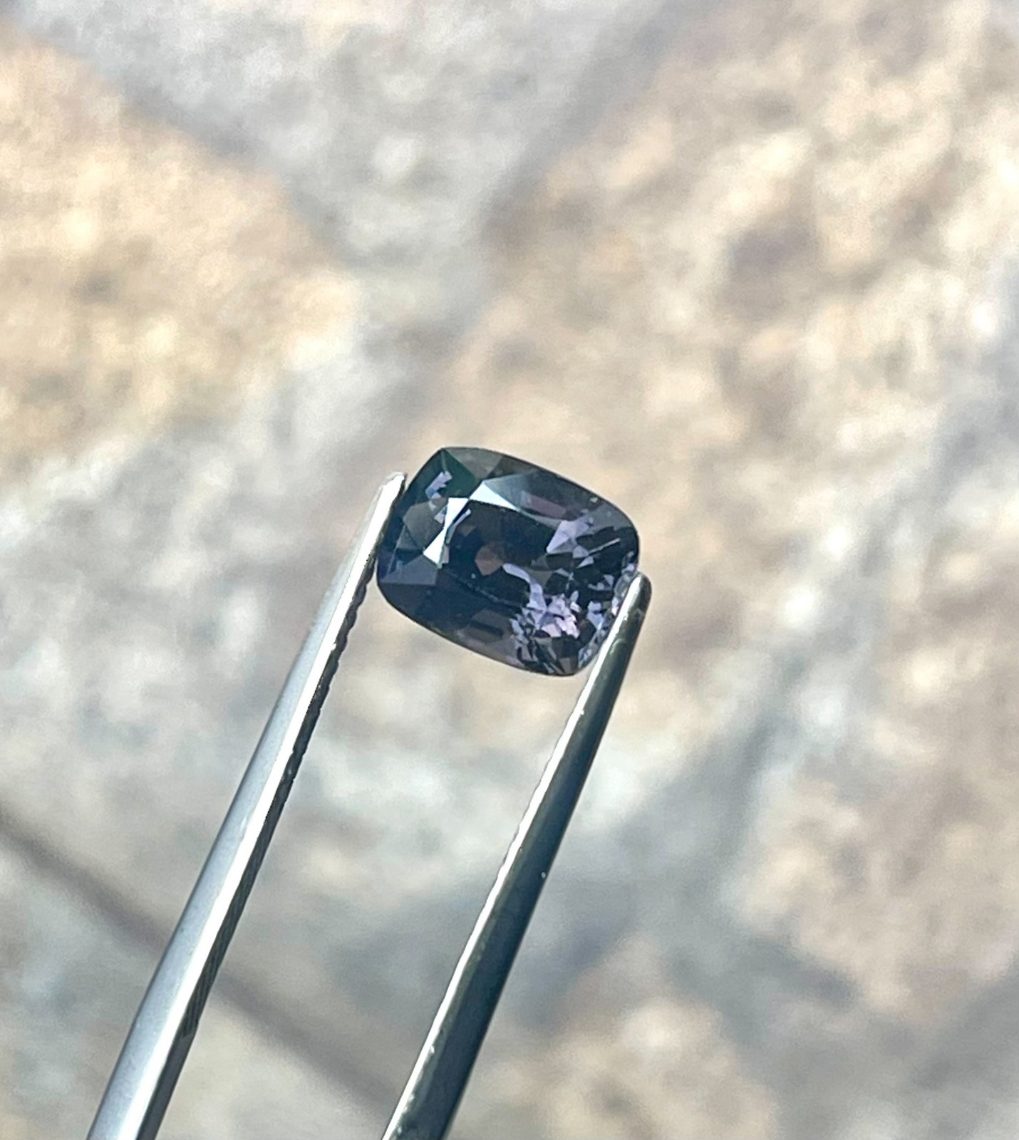 Natural 100% VVS 2.29 ct 8.3×6.6×5.3 mm Cushion Purple Spinel Mogok Gemstone