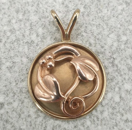 Clogau Tree of Life 9ct Gold Welsh Gold Pendant Necklace 3 grams. Hallmarked