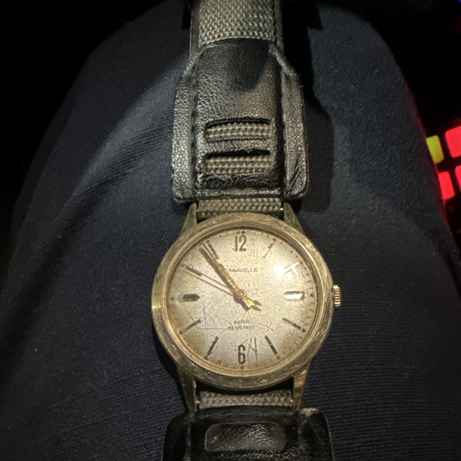 Caravelle 1972 vintage Manual Watch 17 Jewels Silver Dial Gold tone Case W/R