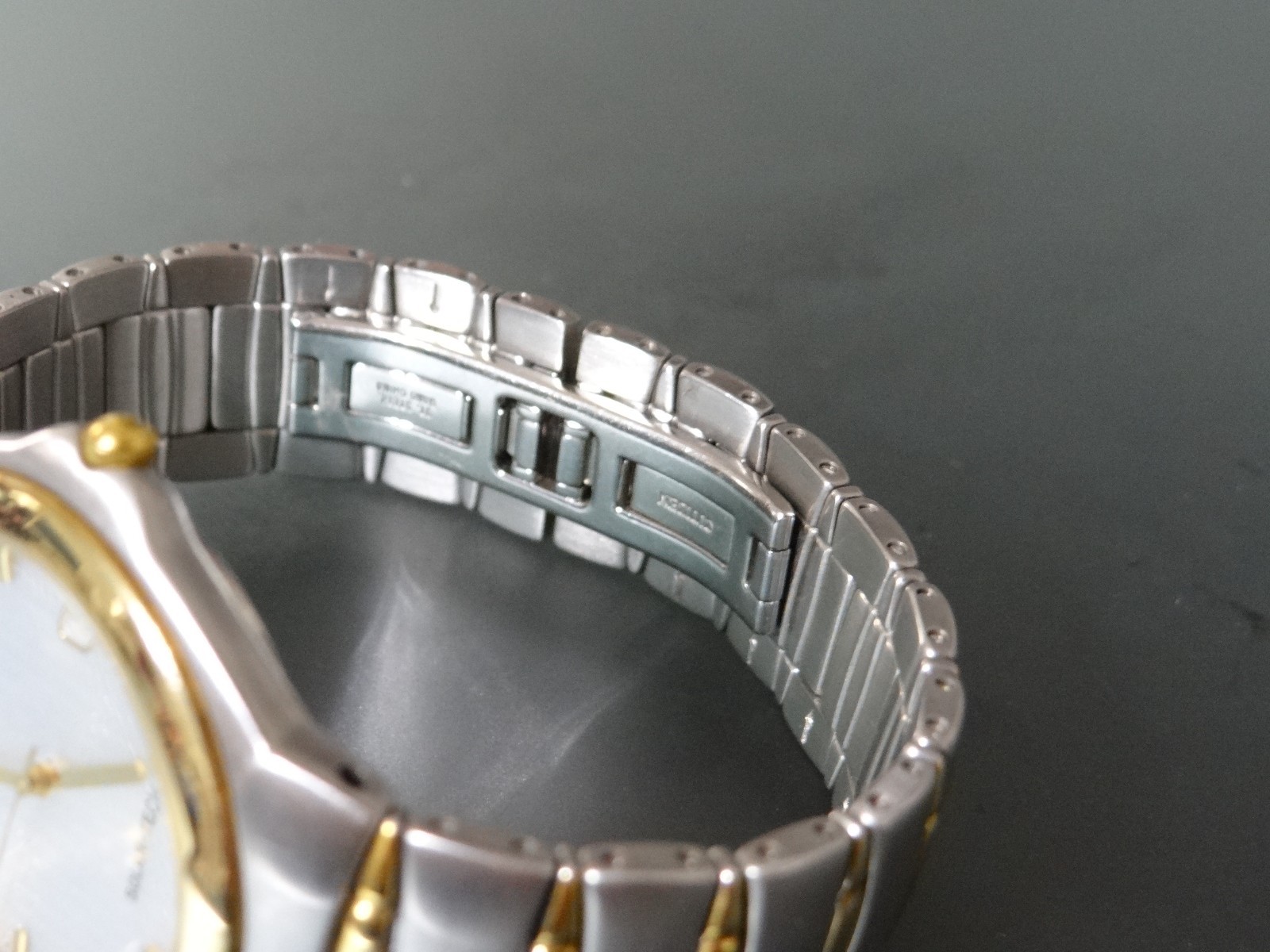 CITIZEN ECO-DRIVE A114-H17974 Two-Tone Gray Gold Band 36mm Watch 6.75″ wrist