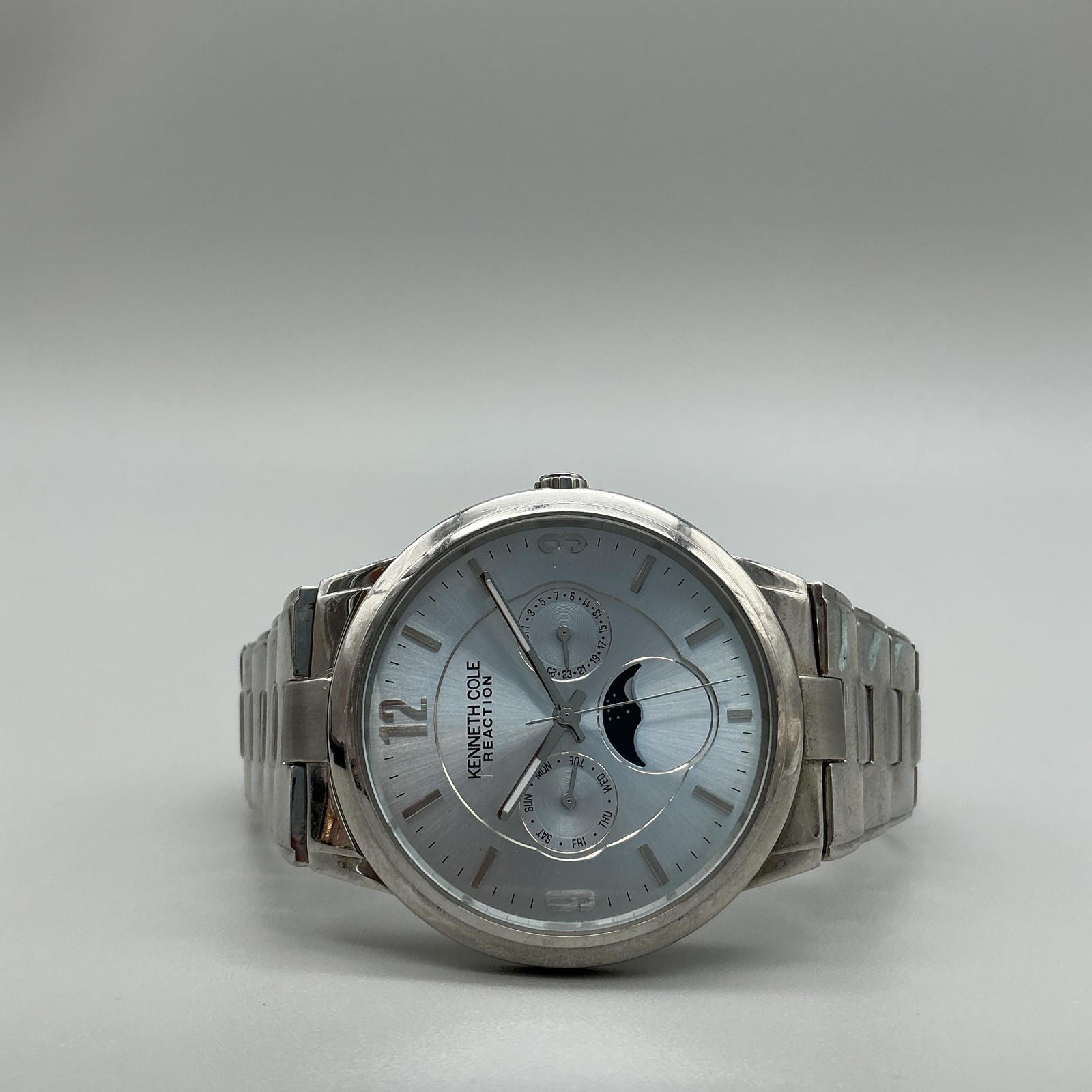 Kenneth Cole Reaction Mens Watch 40mm Silver Tone Moonphase New Battery 7.5″
