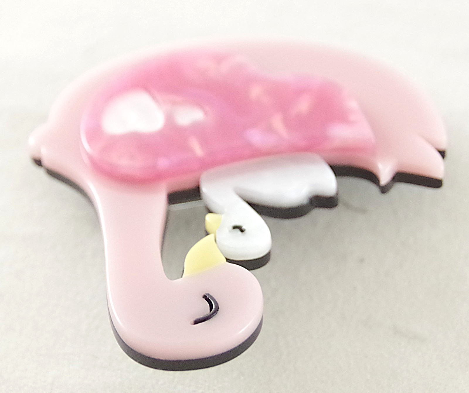 Cute! 2.5″ NWOT MOTHER & BABY SWAN BIRDS LAYERED ACRYLIC MOTHER’S DAY BROOCH PIN