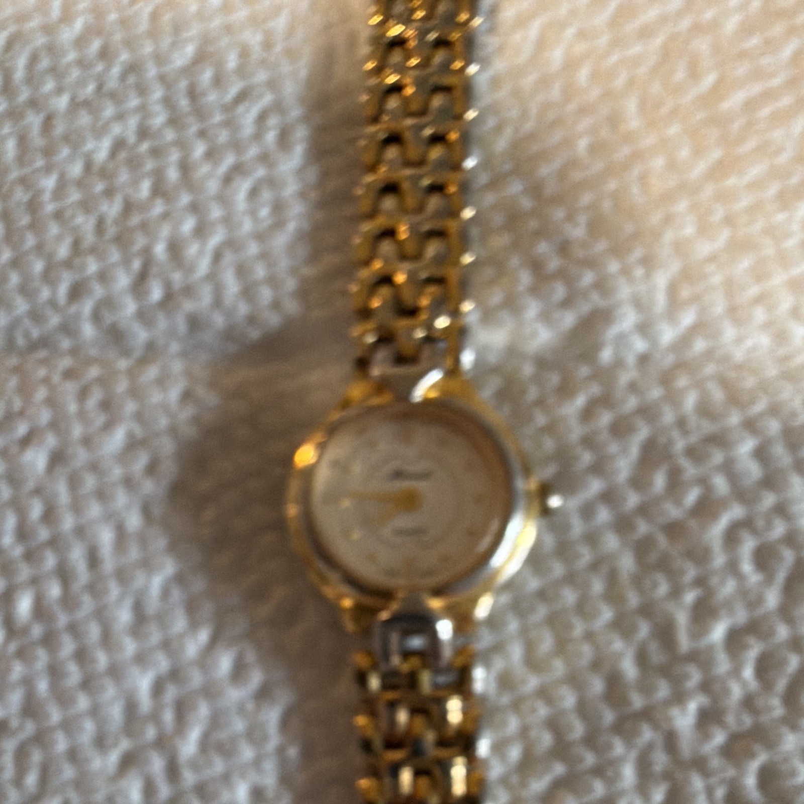 Limes Women’s Analog Gold Tone Bracelet Watch White Dial Arabic Numerals