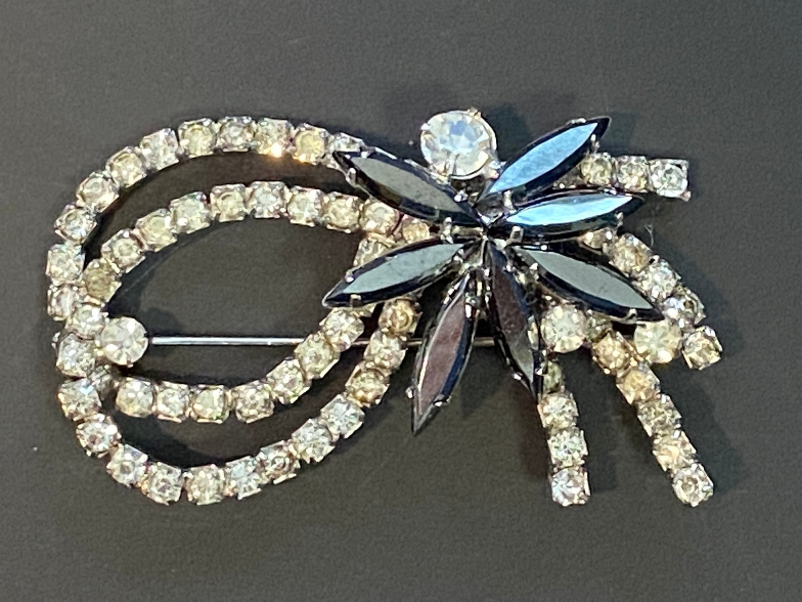 Vintage Juliana D&E Black Crystal Clear Rhinestone Flower Brooch