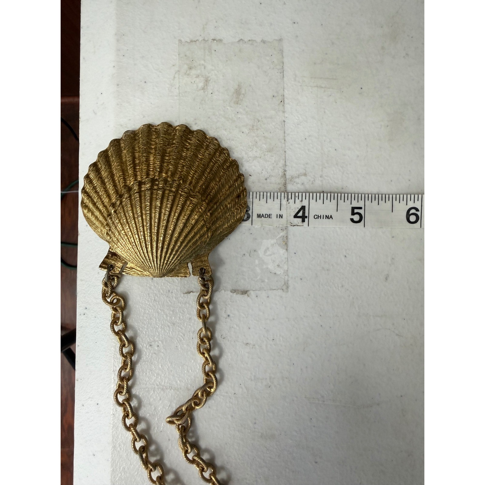 Estee Lauder Azuree Seashell Solid Perfume Pendant Necklace Gold Tone Vintage