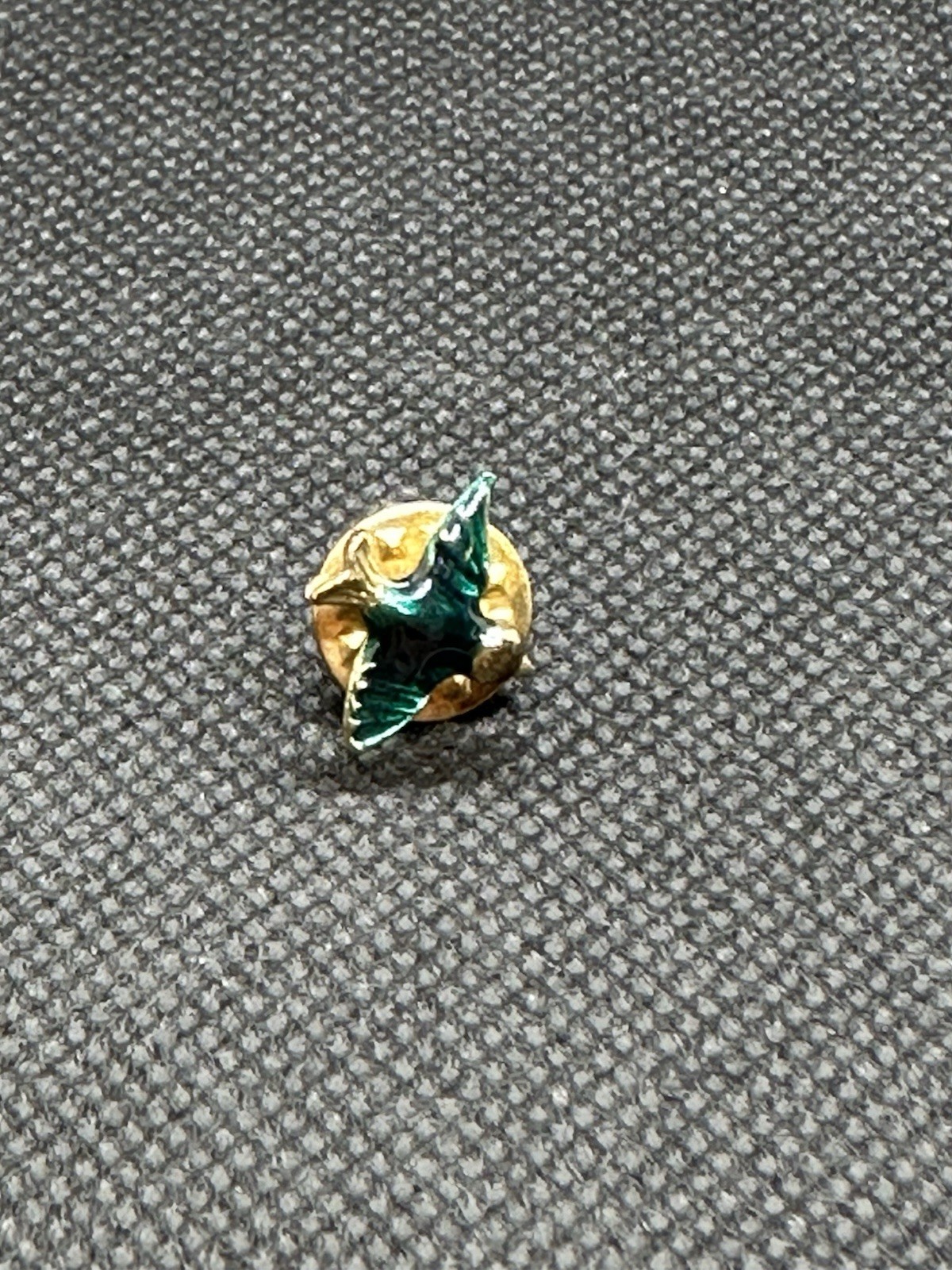 Vintage Green Enamel Bird Pin Brooch, Gold, Butterfly Clutch Back 0.5 in