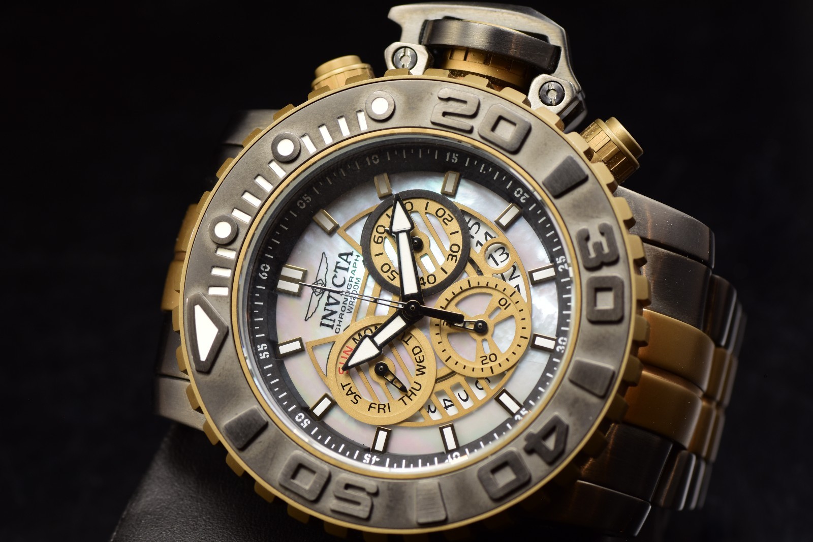 Invicta Artist Bone Collector Ladies Skull Swiss Stainless Steel Watch RARE