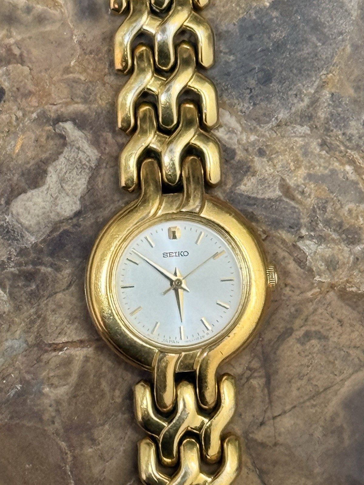 Seiko Womens Watch Vintage Gold Tone Round Dial Link Bracelet 1N01 Untested