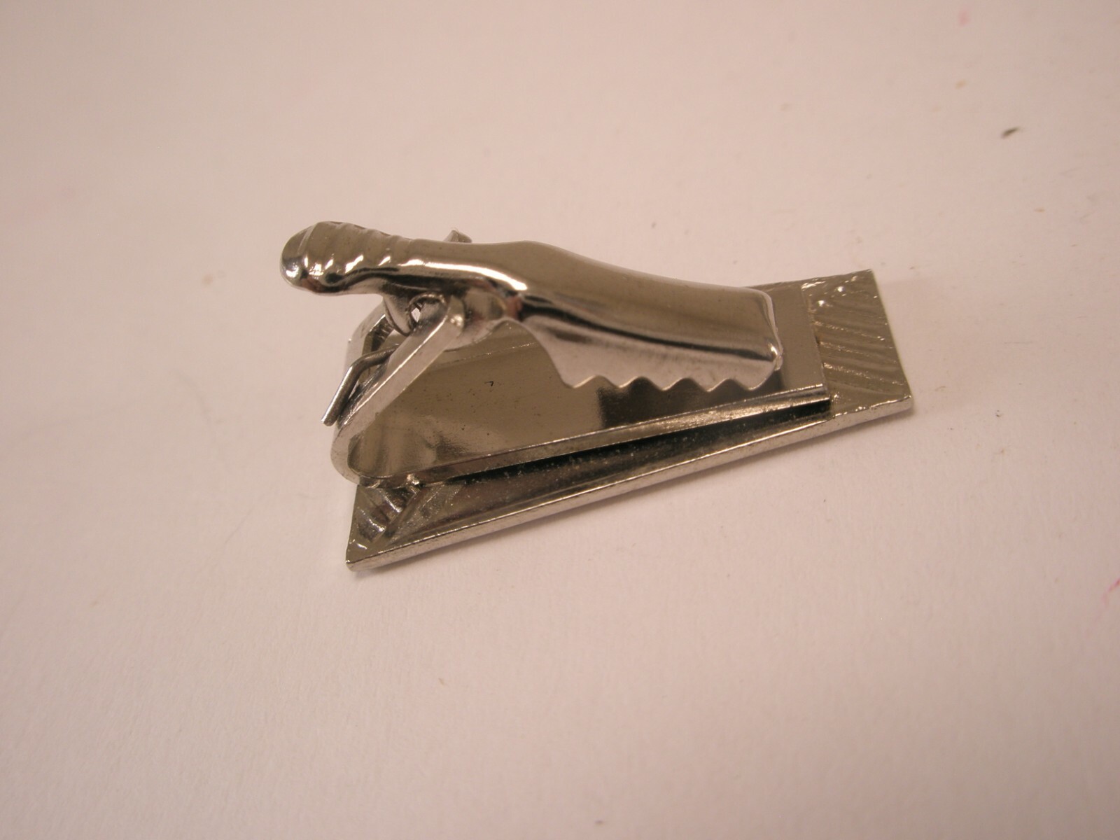 7/8″ Wedge Design Silver Tone Vintage TINY SMALL Tie Bar Clip simple quality