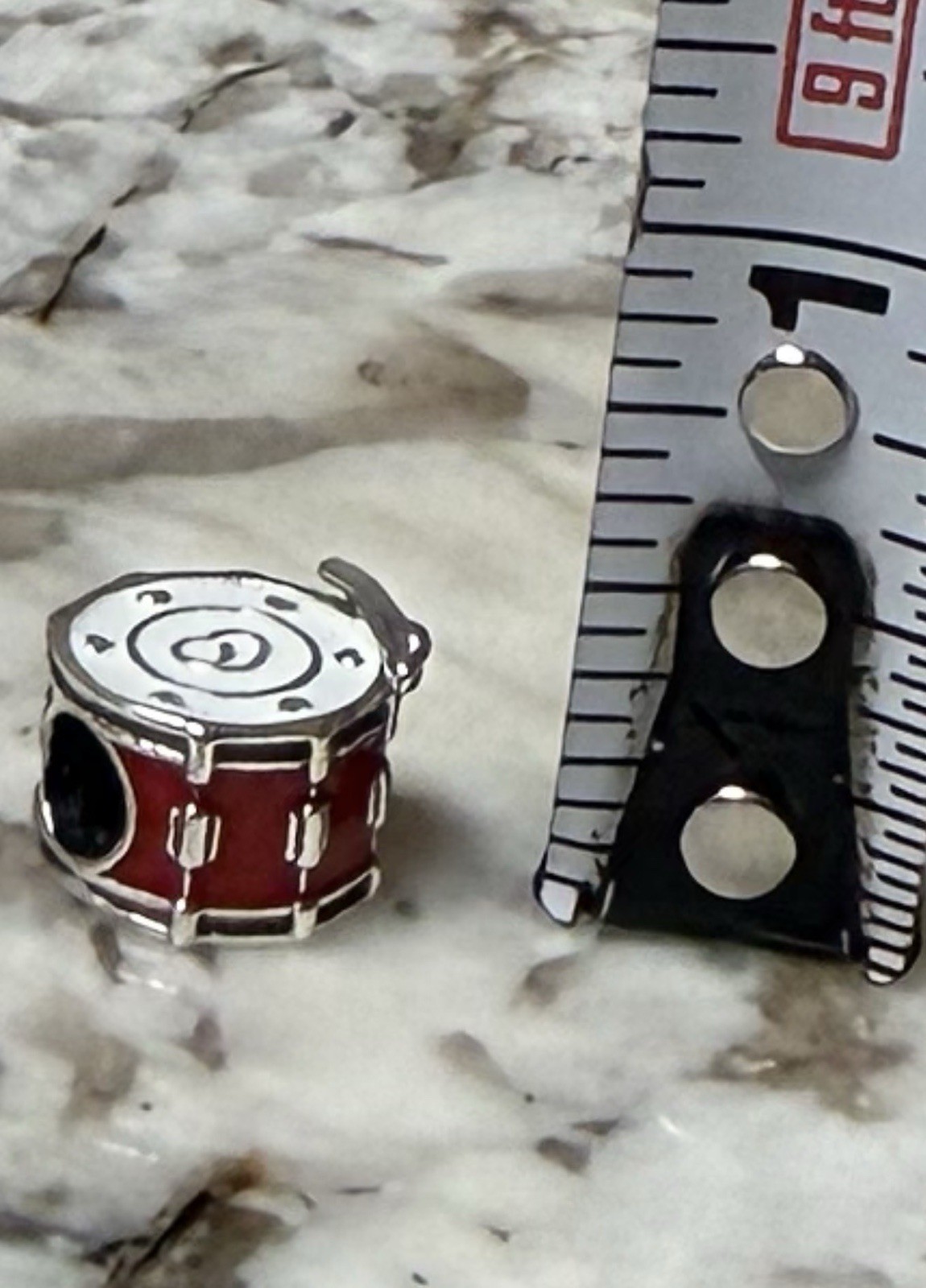 V753 S925 STERLING SILVER BAND INSTRUMENT RED/WHITE DRUM BEAD CHARM