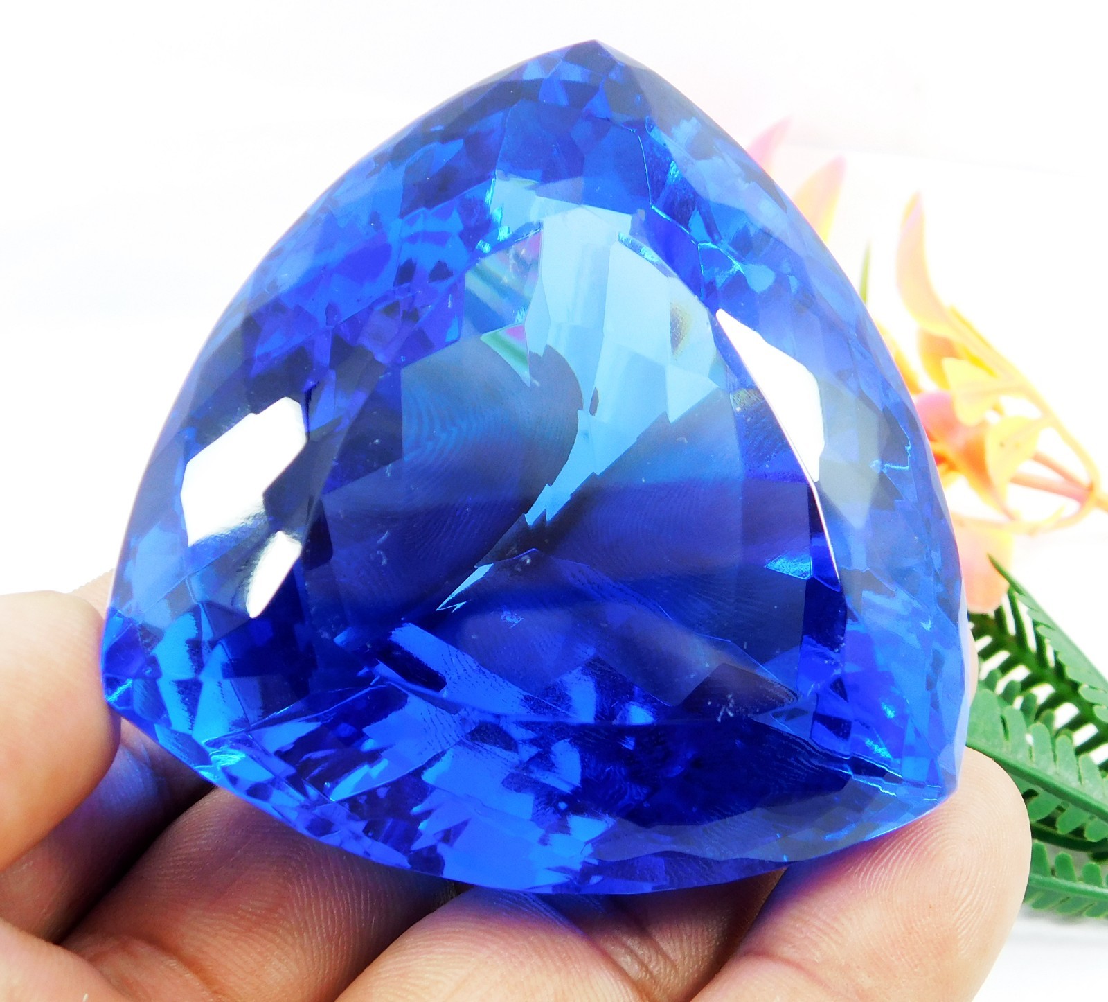 1005 Ct Ultra Large Natural Blue Tanzania Of Tanzanite Trillion Cut Loose Gems