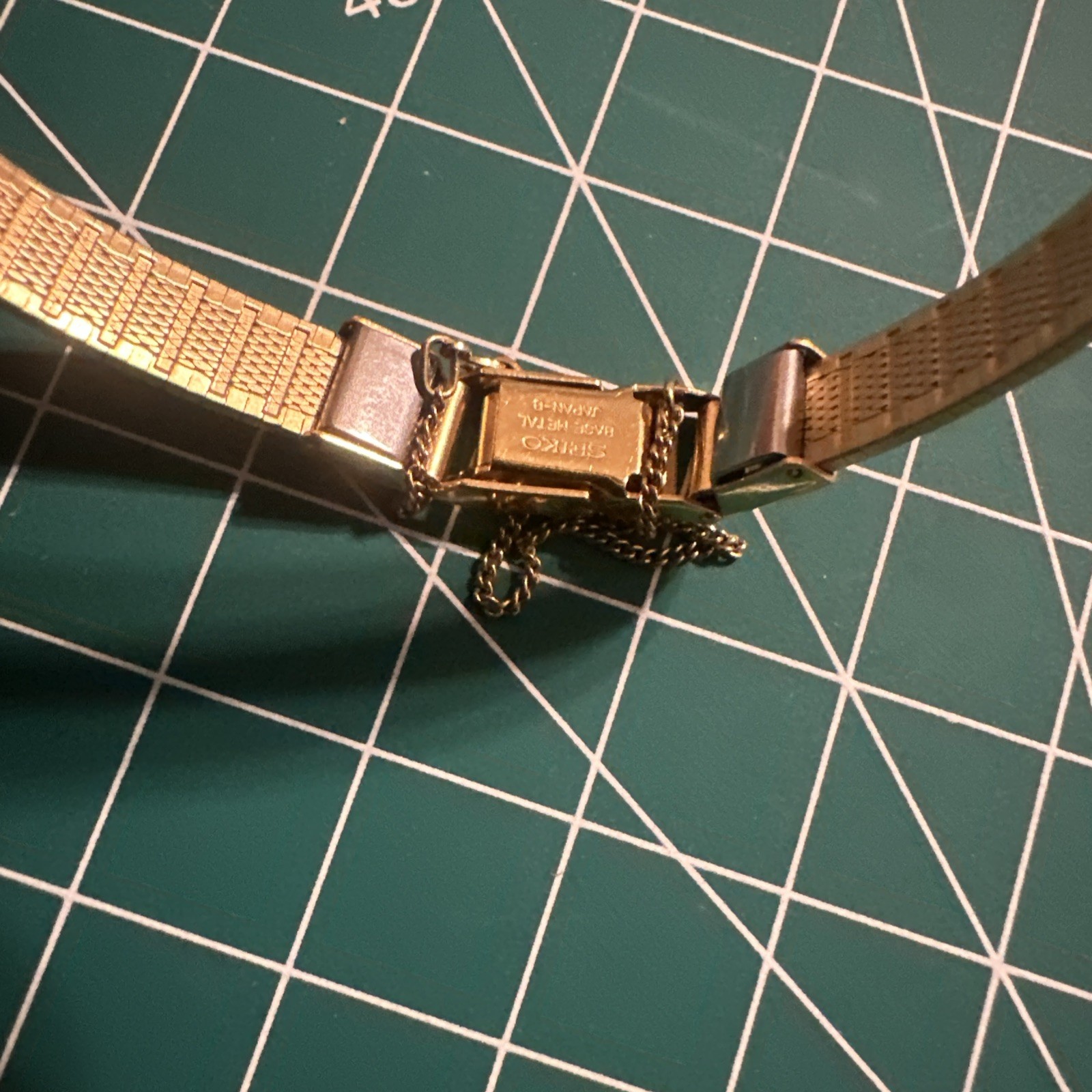 Vintage Seiko Watch Women’s Classic Luxury Gold Tone 2C20-6440 Gold Dial