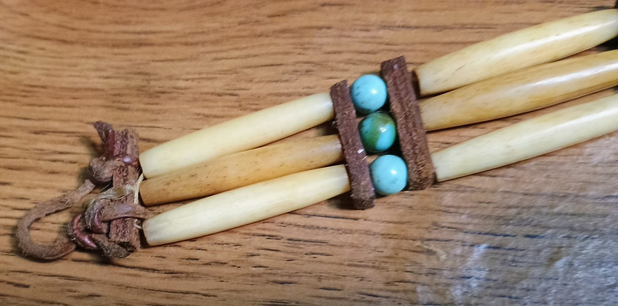 Vintage N.A.Turquoise Shell Boar Bone Leather Neck Choker