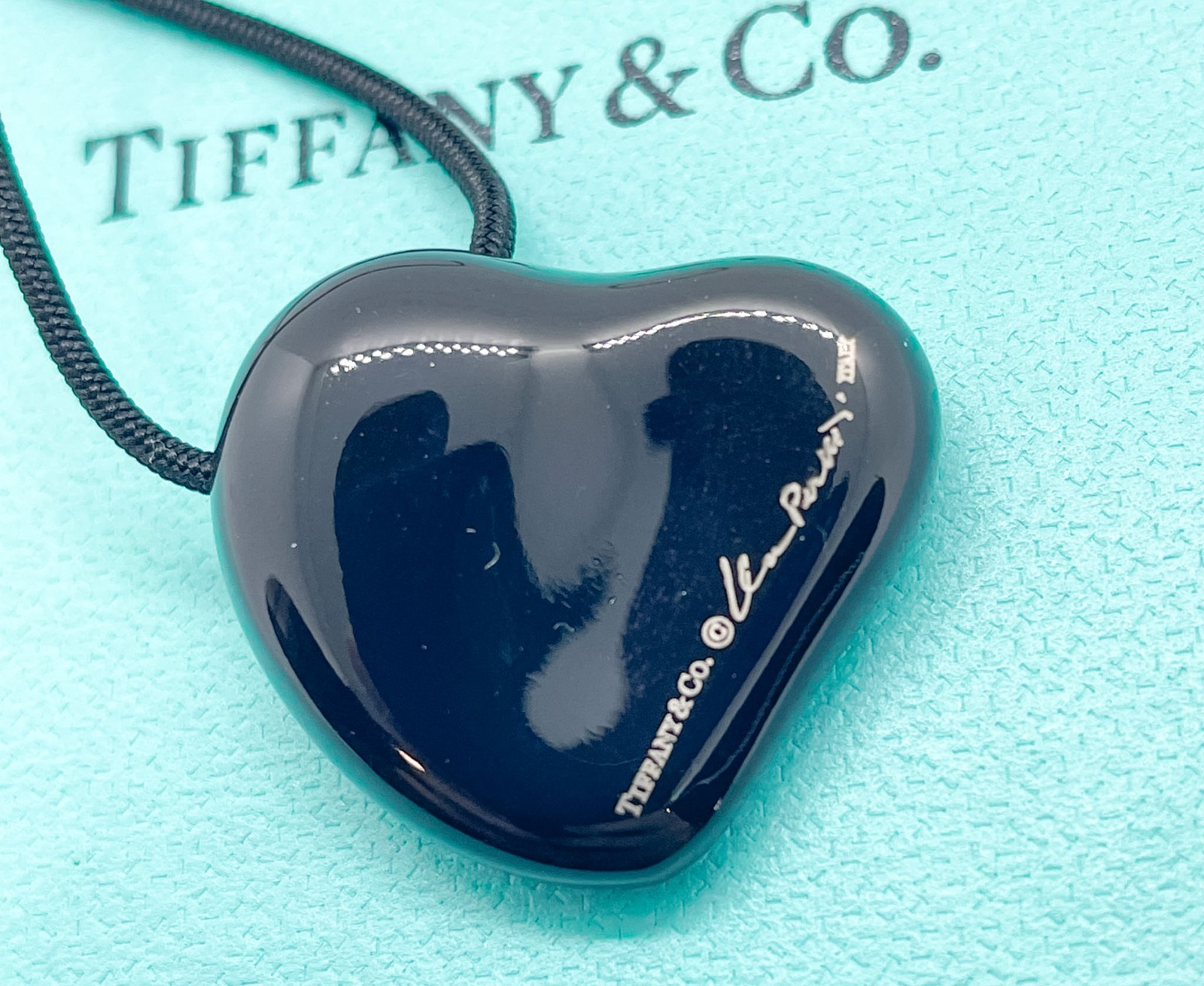 Tiffany & Co. Elsa Peretti Black Lacquered Heart Necklace 16” w/ Box