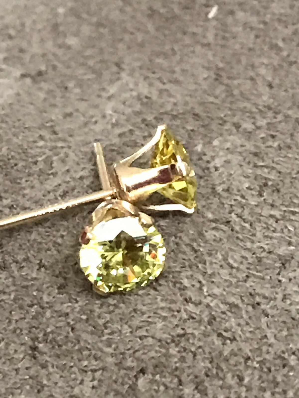 PERIDOT CUBIC ZIRCONIA STUD EARRINGS. AAA 5mm ROUND. 14k GOLD FILLED