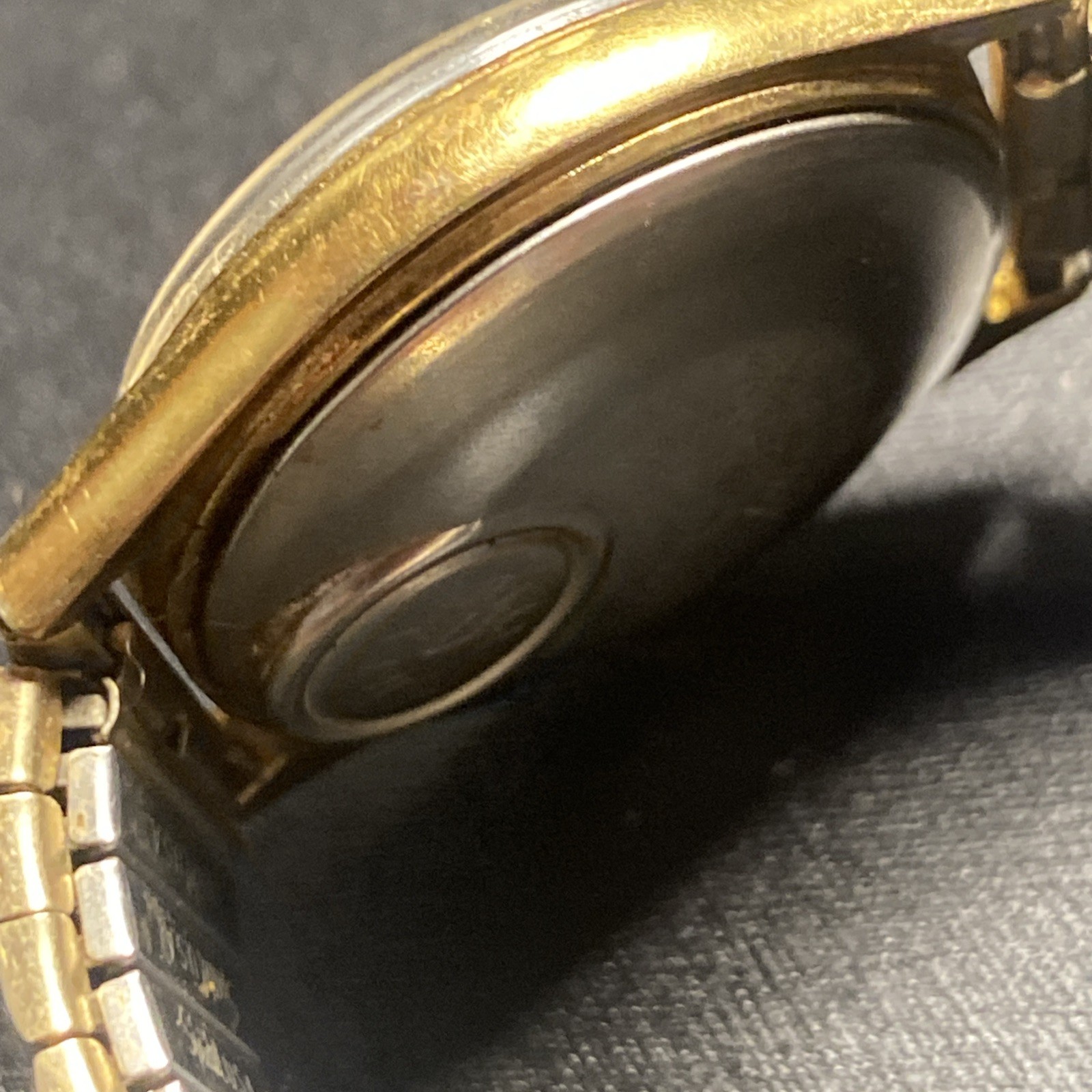 VTG 80s Timex Men’s Gold Quartz 33.5 mm Speidel Stretch Band for Parts?Untested