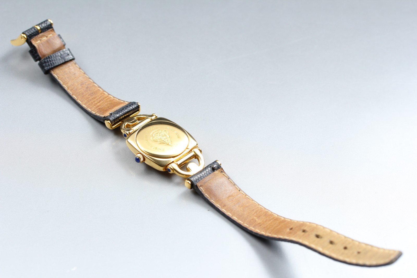 [Near MINT] Gucci 6300L 22mm Gold White Dial Quartz Women’s Watch From JAPAN