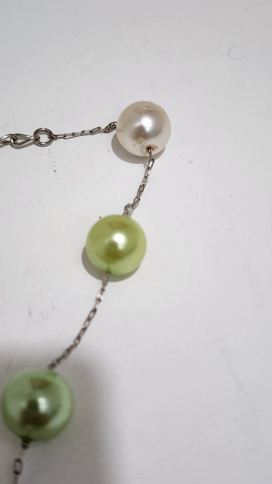 Vtg Kissaka Faux Pearl Necklace Green White Pearls Silver Toned Chain 19” Signed