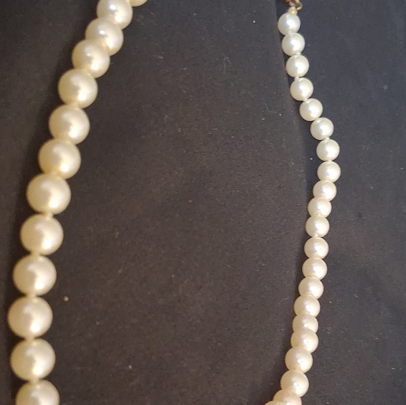 White Faux Pearl Ball/Bead Beaded Strand Necklace Round Barrel Clasp Undated
