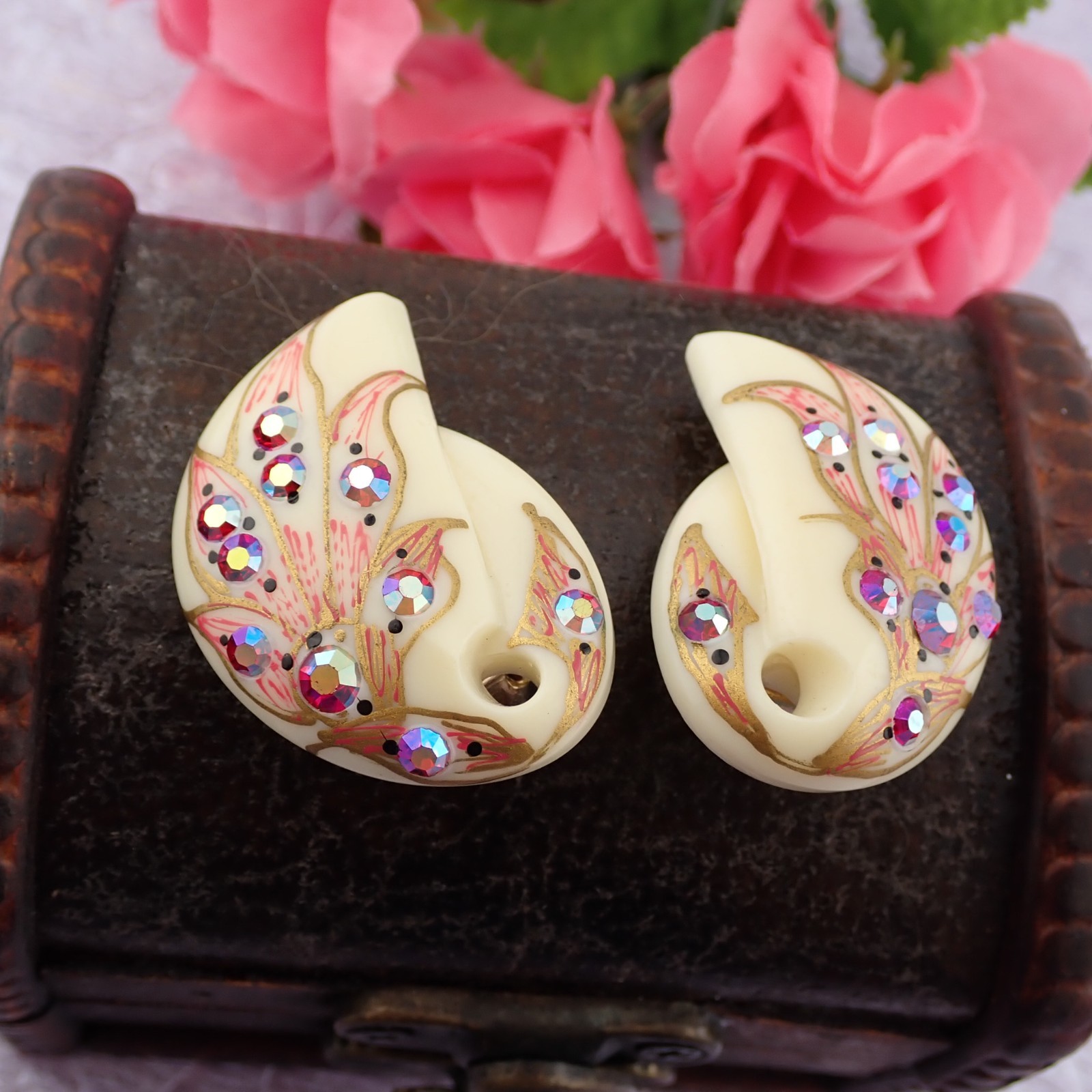 Vintage Red AB Rhinestone Parrot Head Molded Resin Clip Earrings