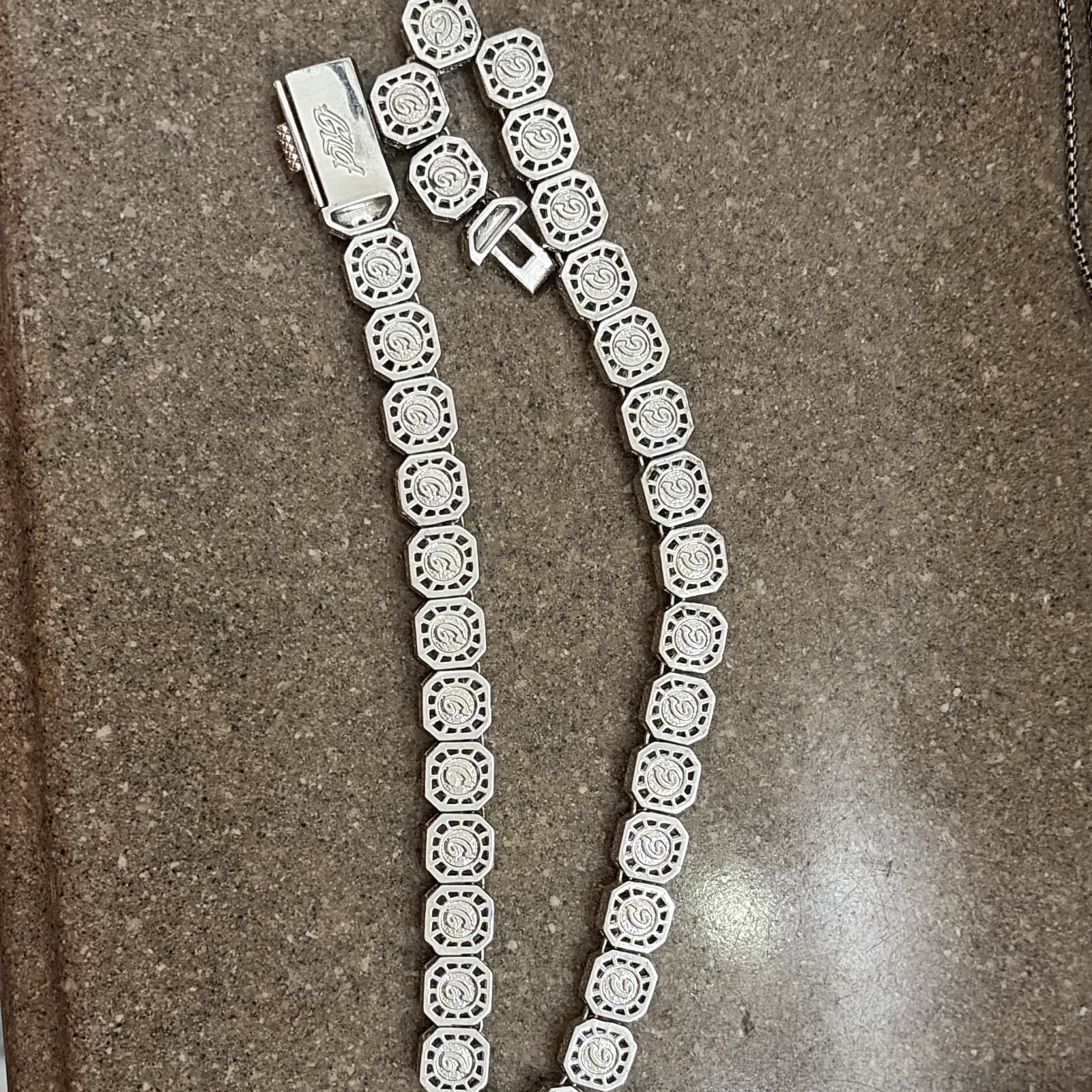 GLD Signed Silver Tone Tennis Chain Bracelet Clear Stones Box Clasp Never worn