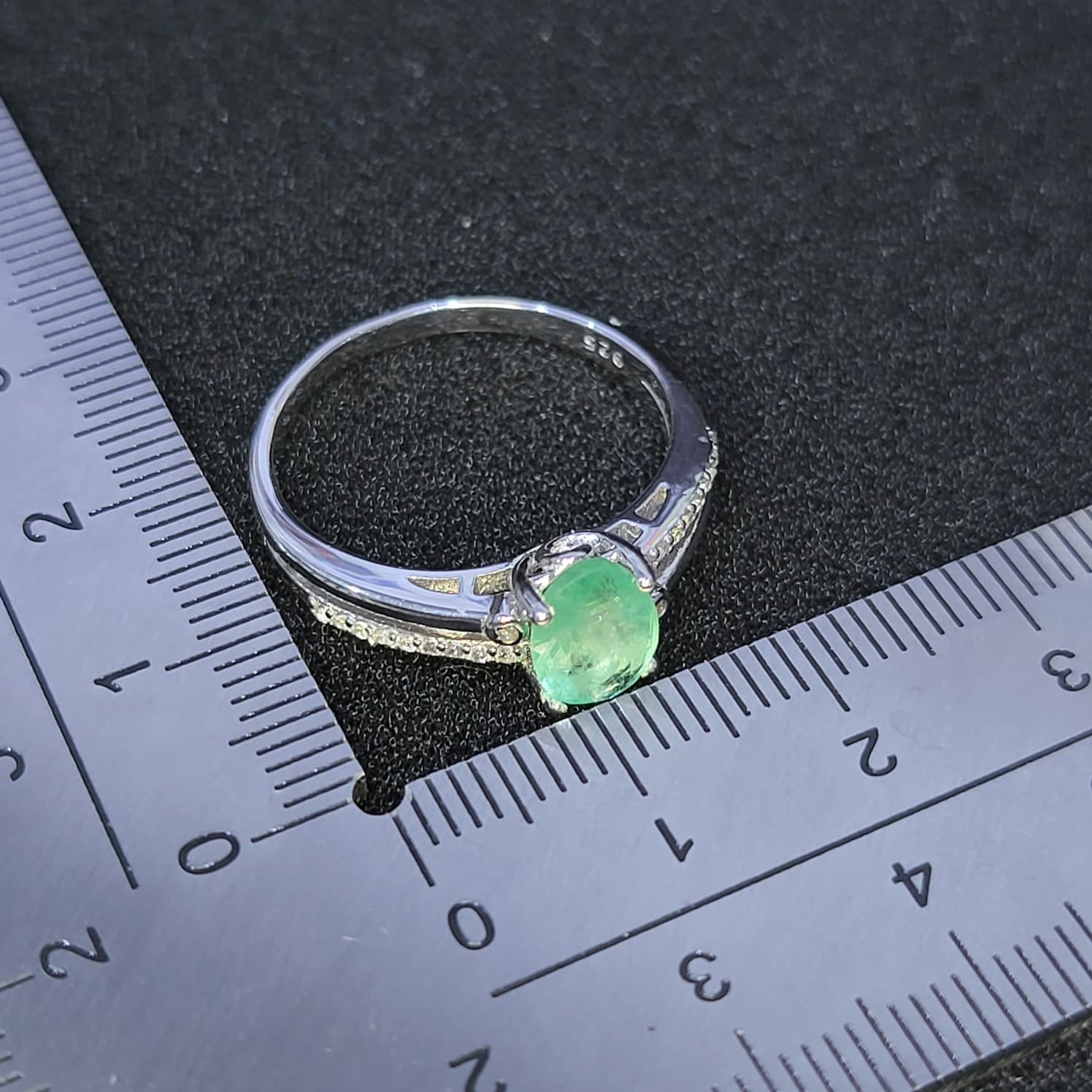 925 Sterling Silver Natural Emerald Ring Oval Top Rich Green Rhodium Plated 9