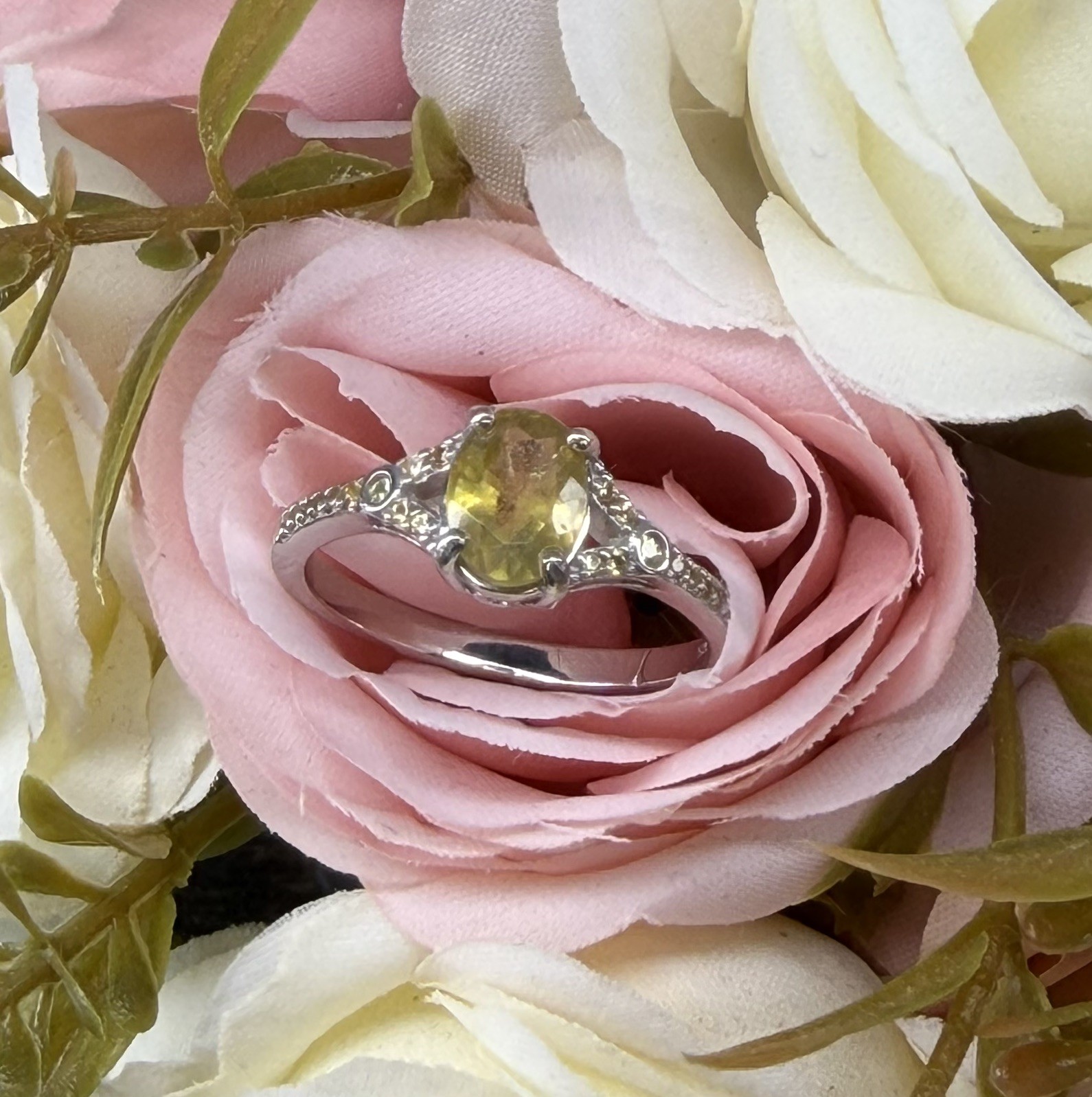 Stunning Natural Yellow Sapphire w/ sapphire accent Ring 925 Sterling Silver sz8