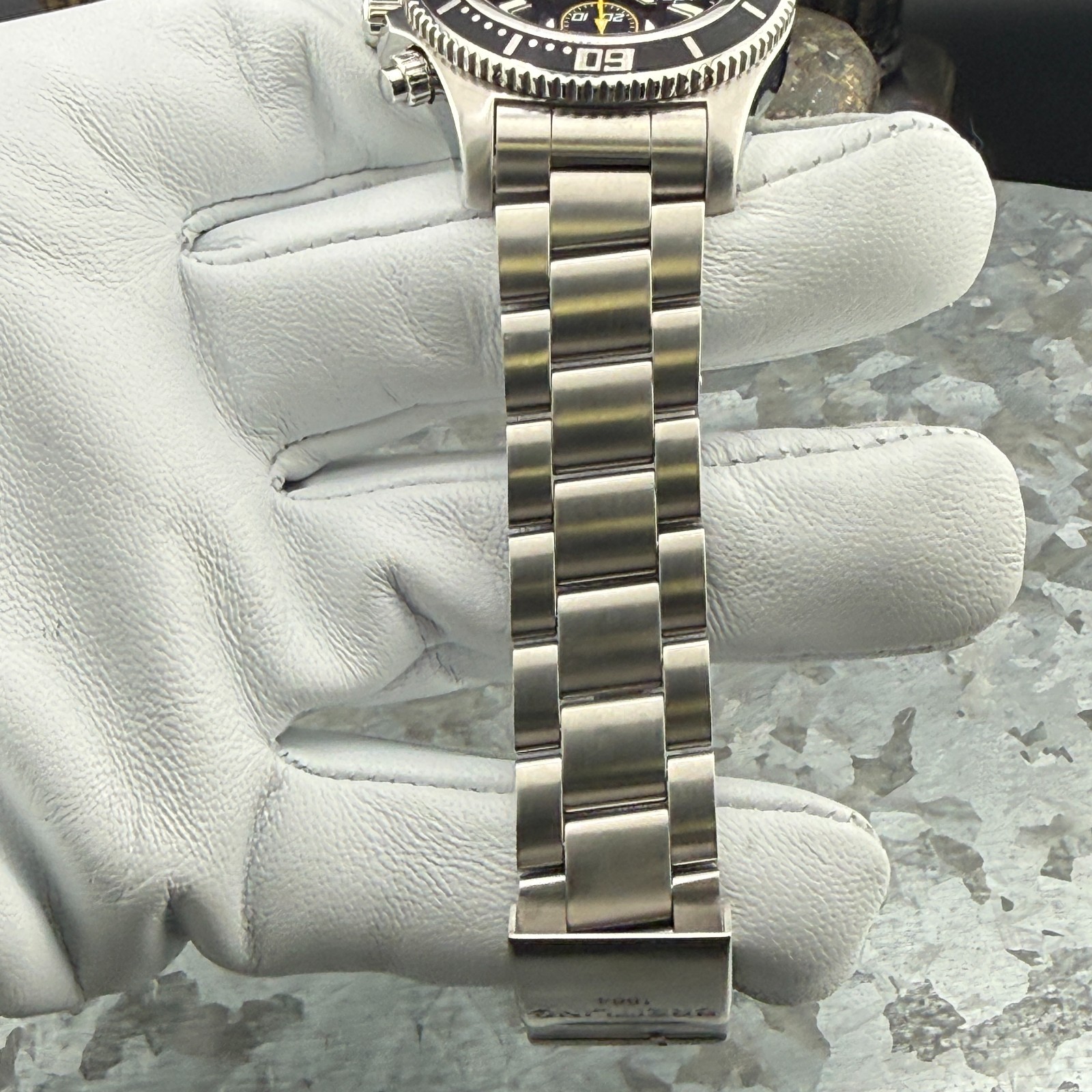Breitling Superocean Chrono II A13341 44mm Black Dial Box & COSC Full Bracelet