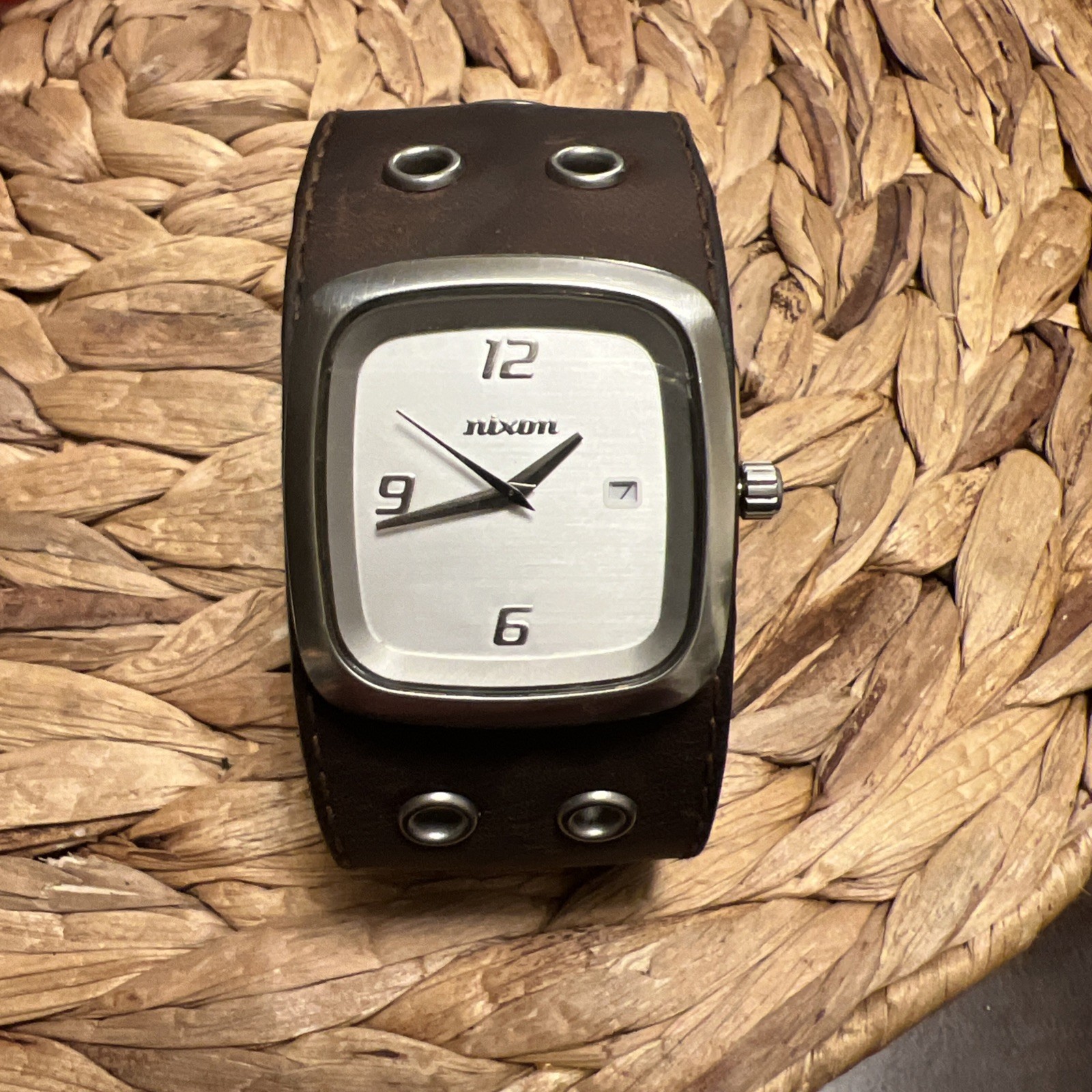 Nixon The GTO “MUSCLE” Brown Leather Cuff Band Men’s Analog Surf Watch Great