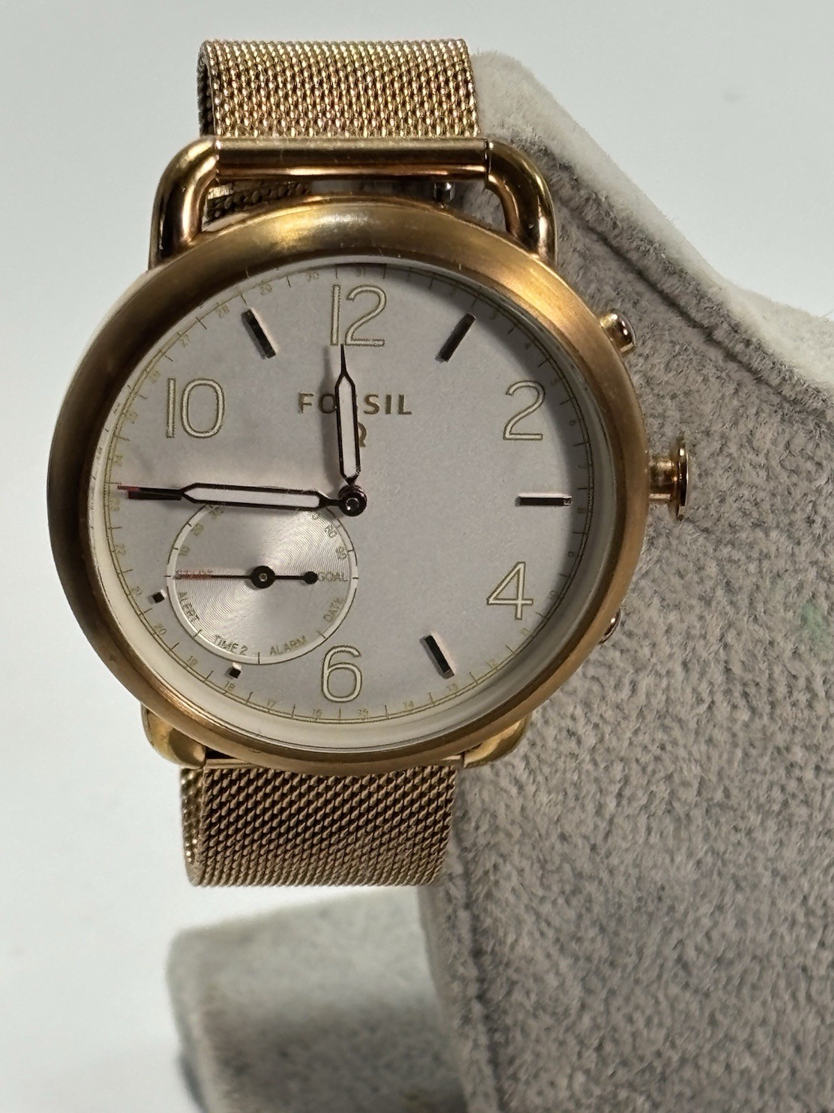 Women’s Fossil FTW-1129 Hybrid Smartwatch – Q Tailor Rose Gold, Mesh Band. Read.