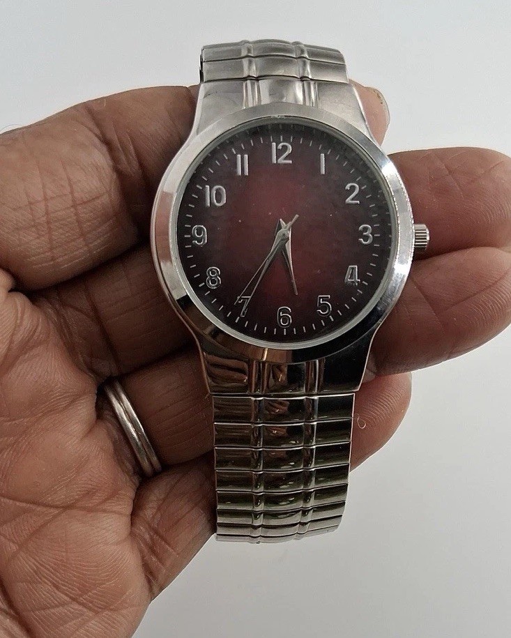 Mens Silver Tone Expansion Stretch Band Watch Burgundy Maroon Dial GENWM753