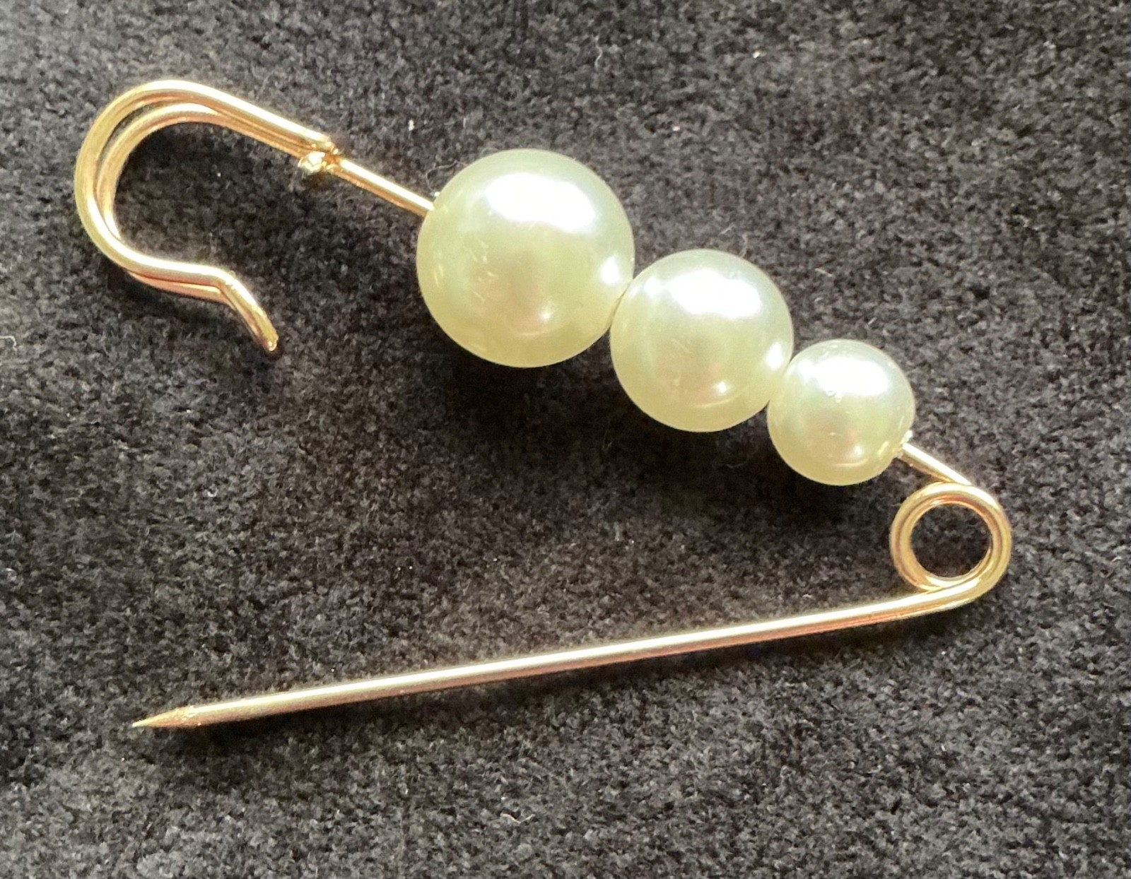 Fashion Pin – Three faux Pearl Sweater/Scarf pin