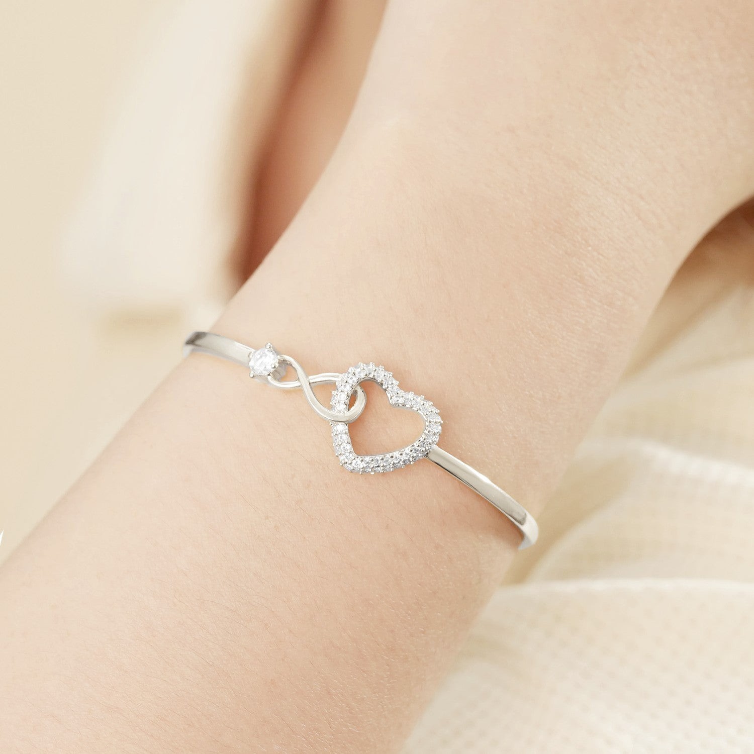 To My Beloved Daughter Gift from Dad Star Heart Bracelet Sentimental Jewelry