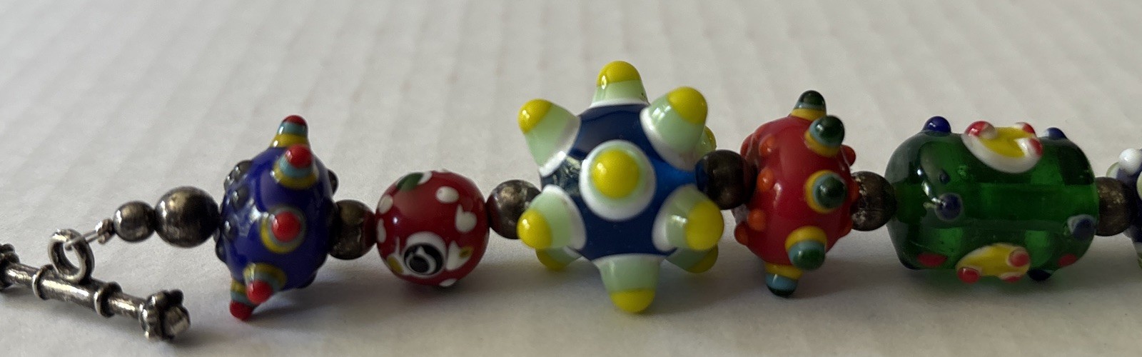 VTG MULTICOLOR LAMPWORK ART GLASS BEAD BRACELET